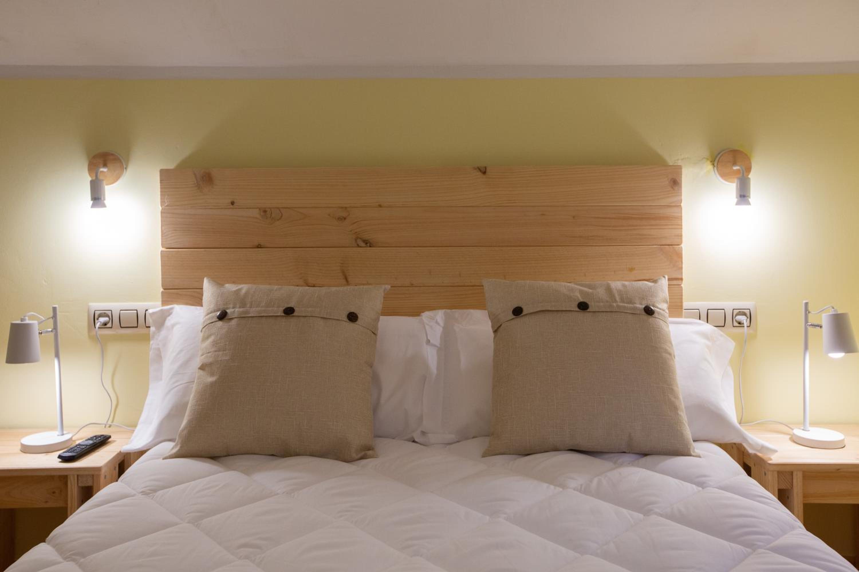 Double or Twin Room - Photo 2