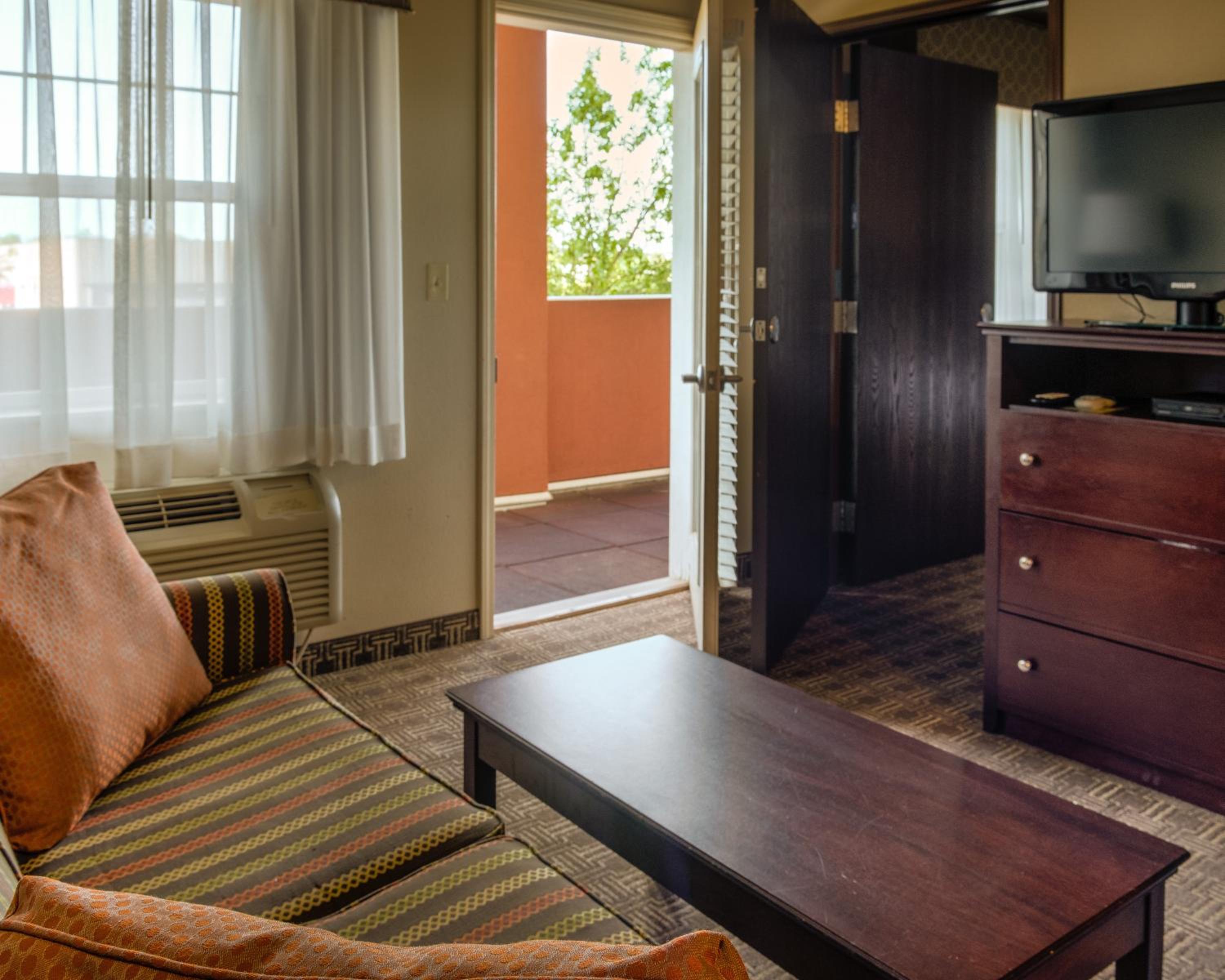 Superior Efficiency Queen Suite with Two Queen Beds - Non-Smoking - Photo 5