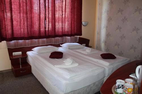 Classic Triple Room photo 2