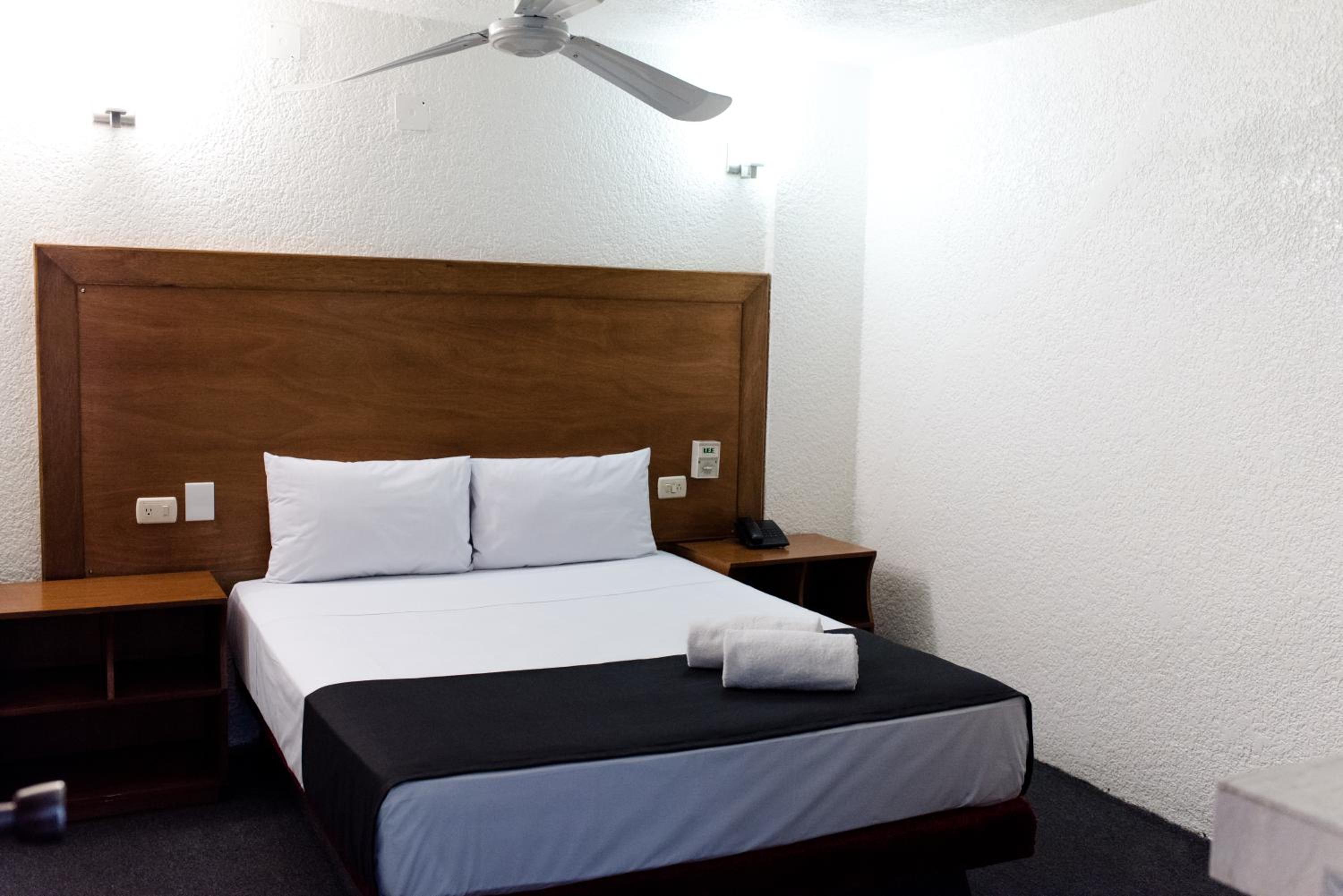 Double Room with One Double Bed - Photo 5