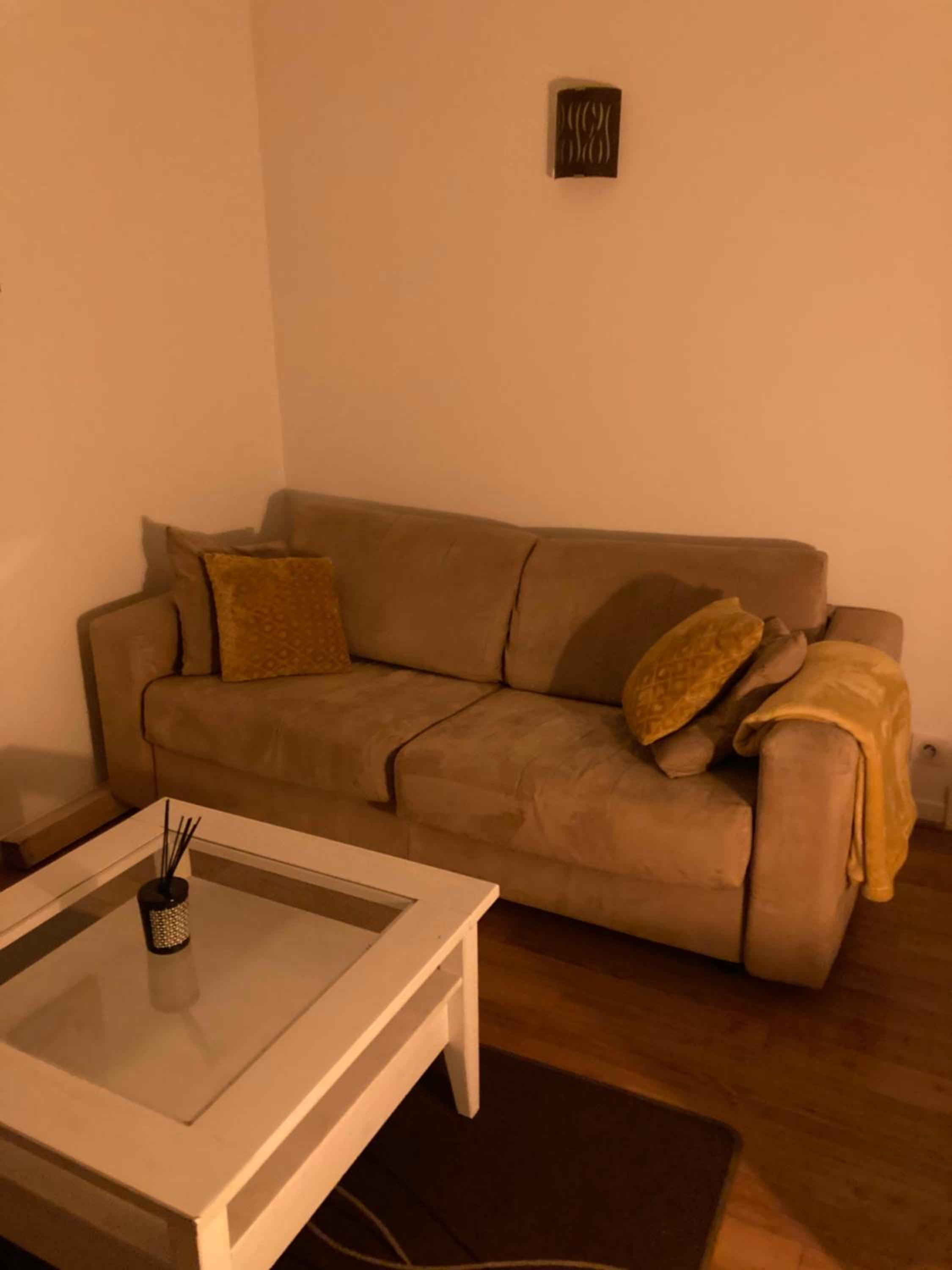 One-Bedroom Apartment - Photo 12