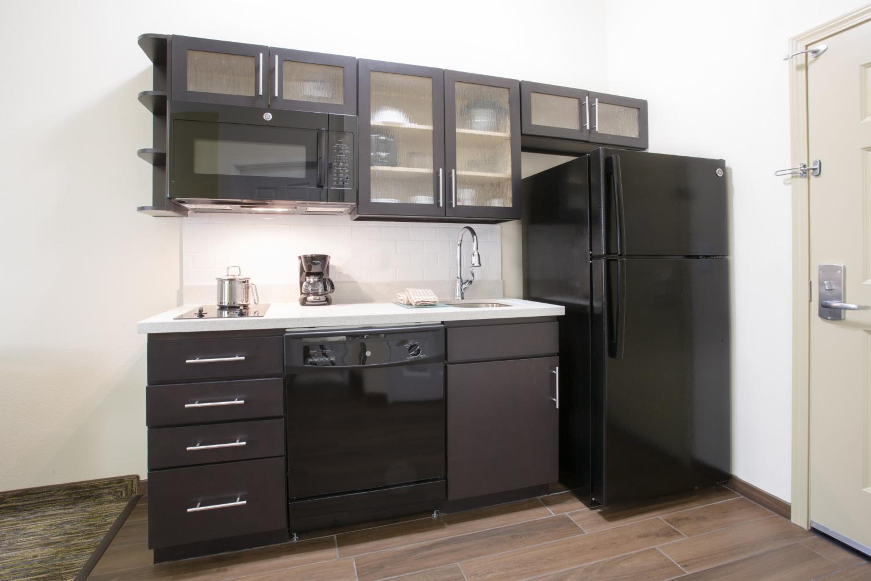 Studio King Suite - Communications Accessible photo 3