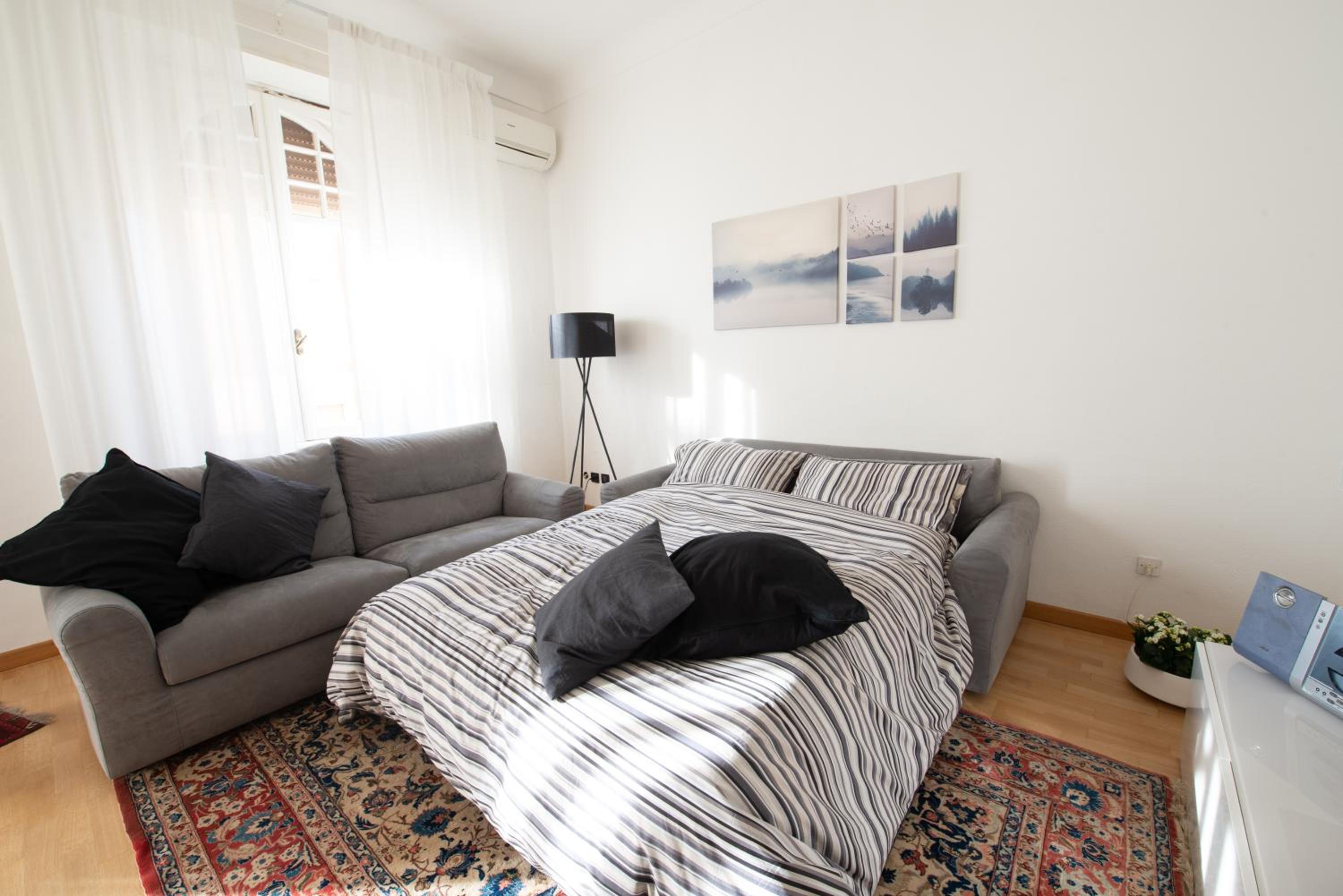 One-Bedroom Apartment