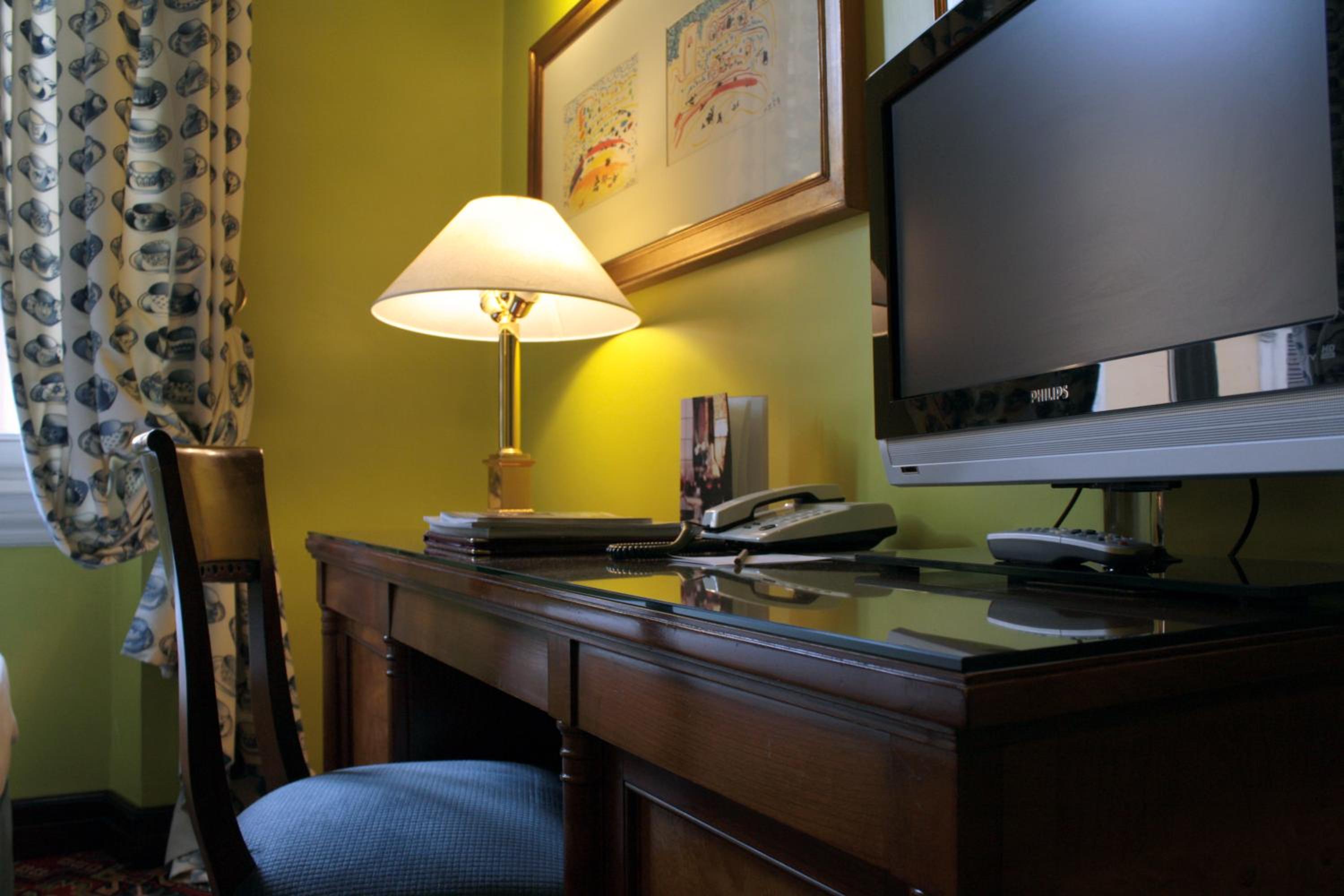 Single Room thumbnail 5