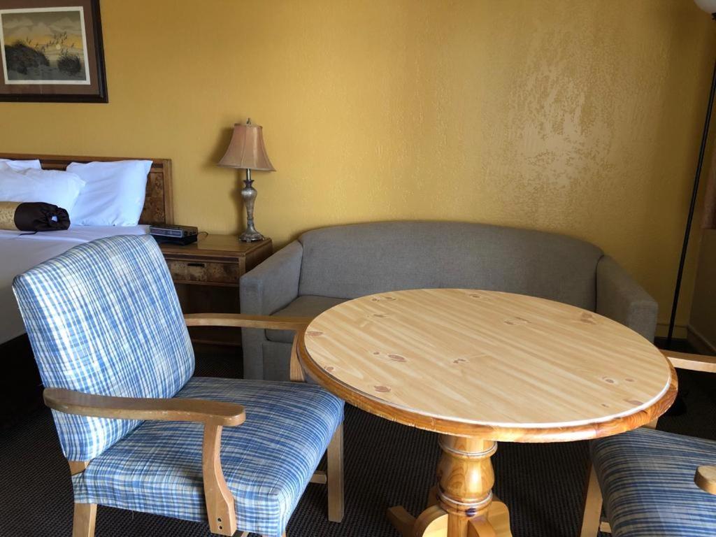 Deluxe Queen Room - Non-Smoking - Photo 6