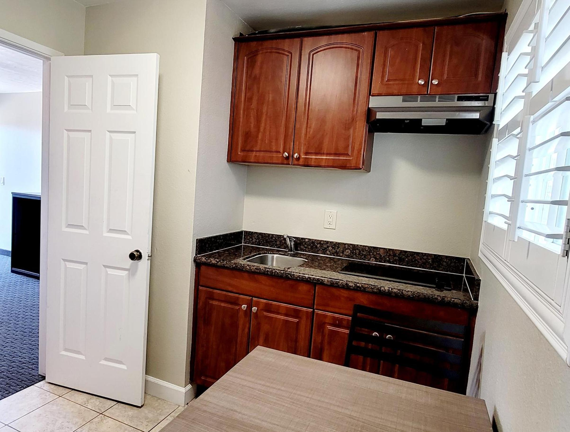 Standard Room with Two Double Beds with Kitchen photo 3