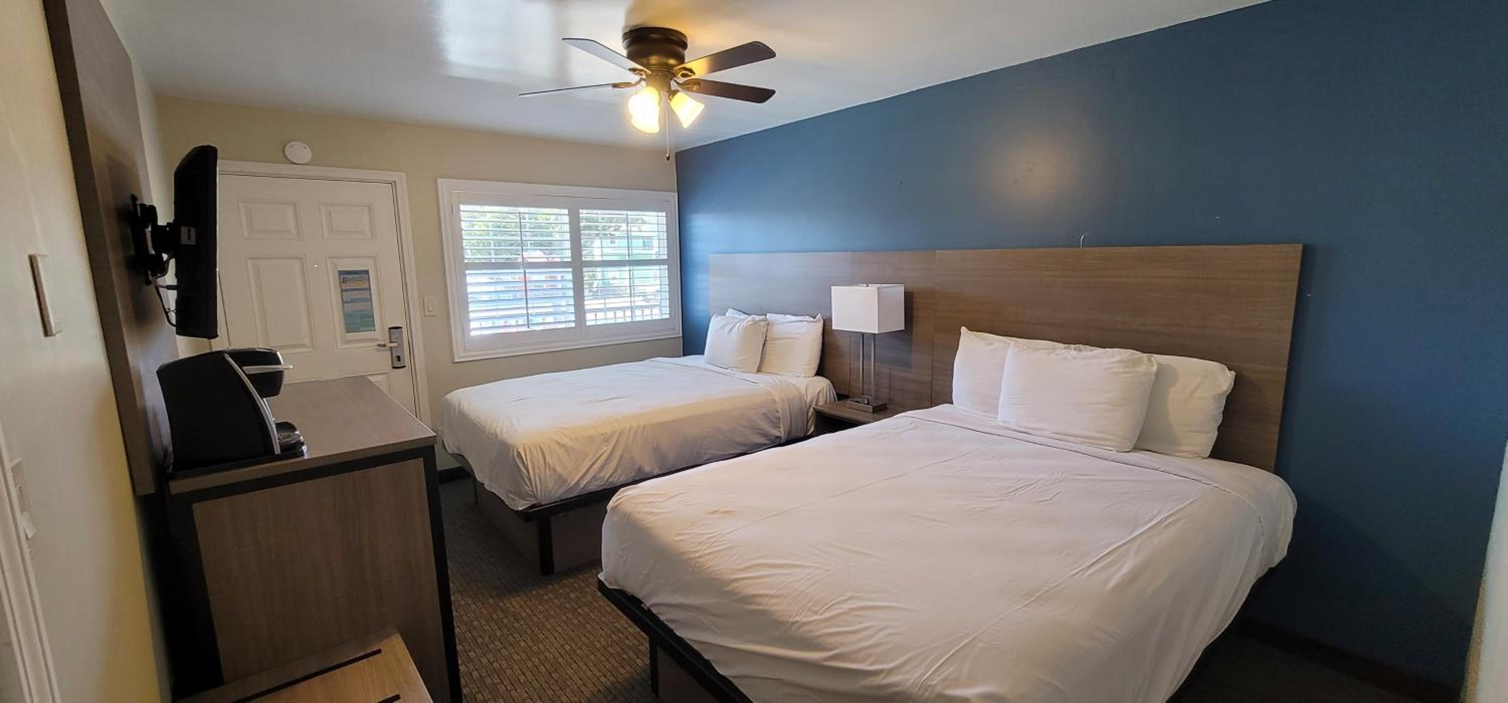 Standard Room with Two Double Beds with Kitchen photo 1