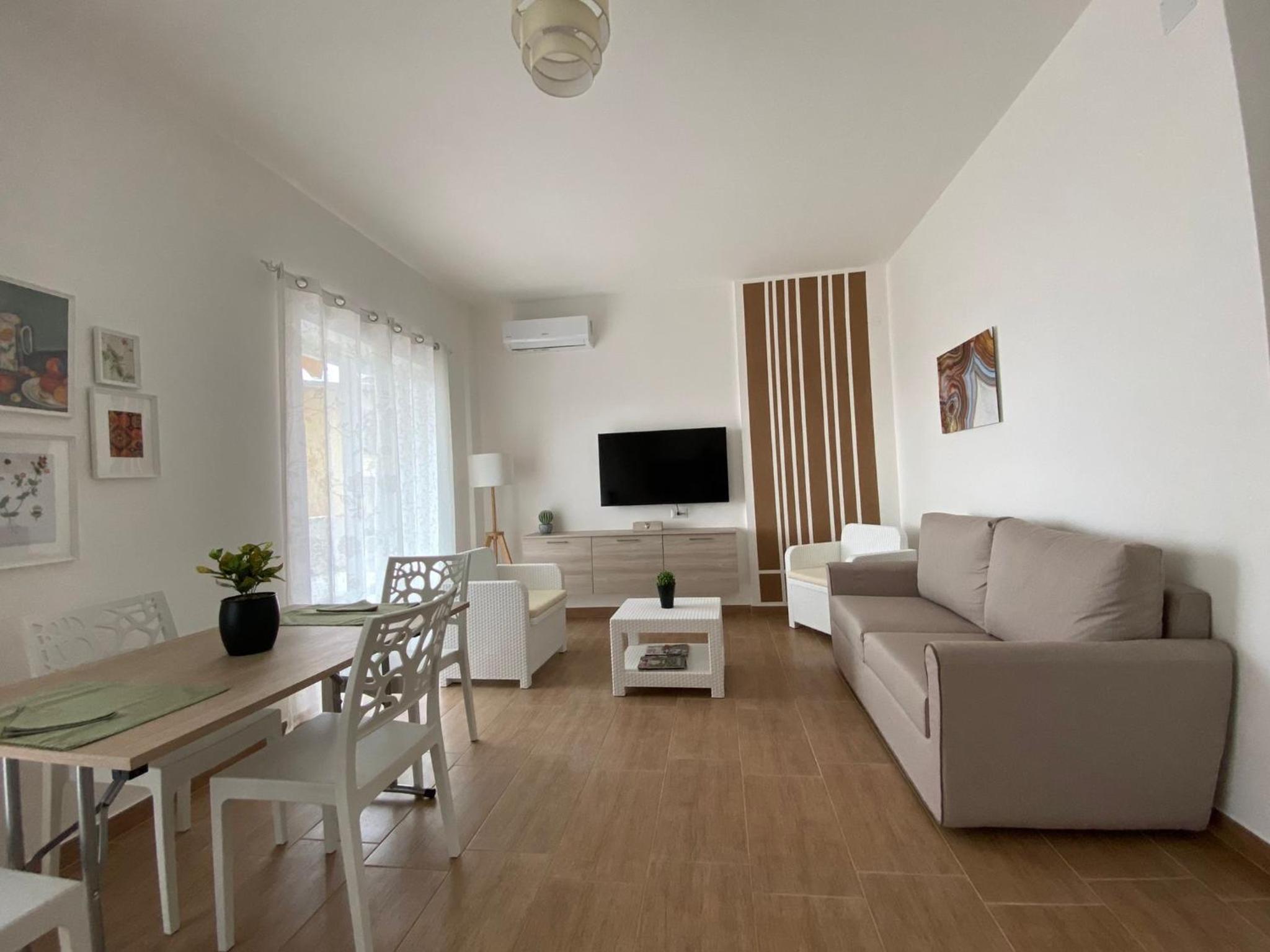 Apartment with Sea View - Photo 9