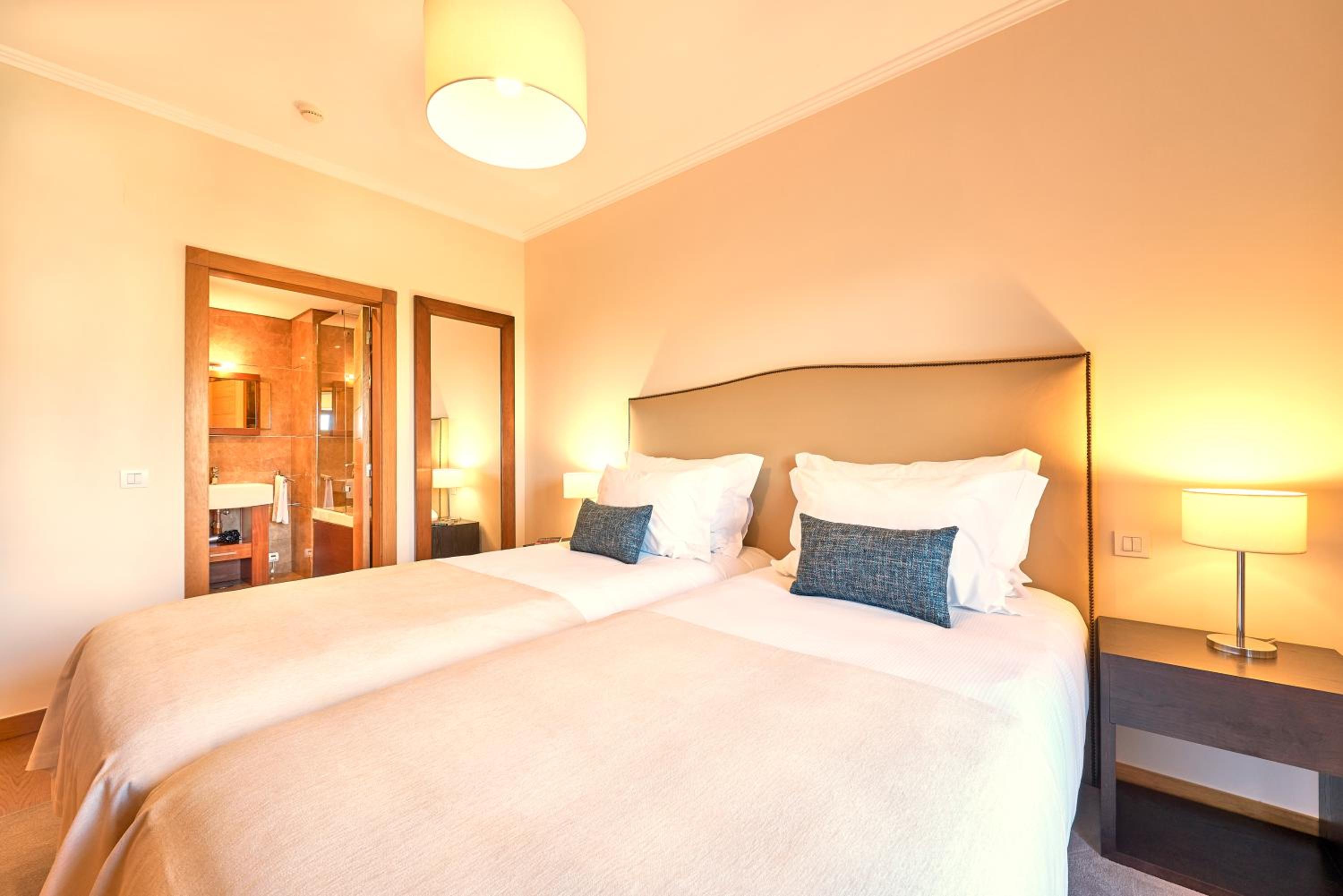 Family Suite  (2 Adults + 2 Children) thumbnail 6