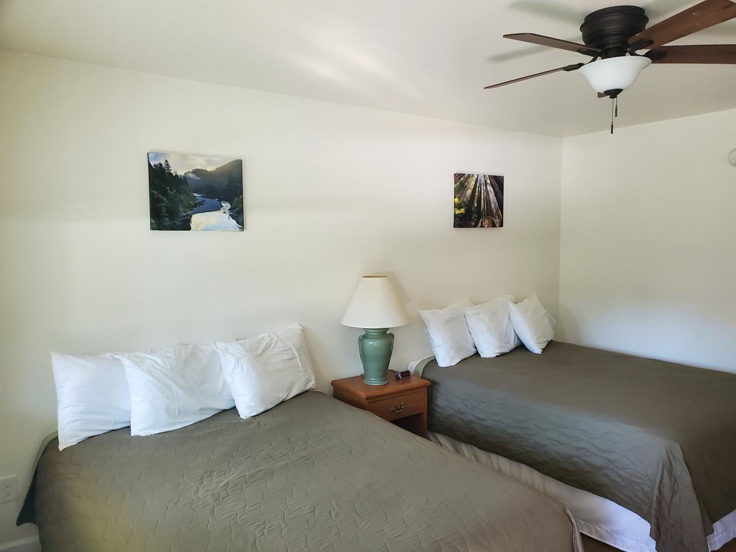 Queen Room with Two Queen Beds - Photo 3