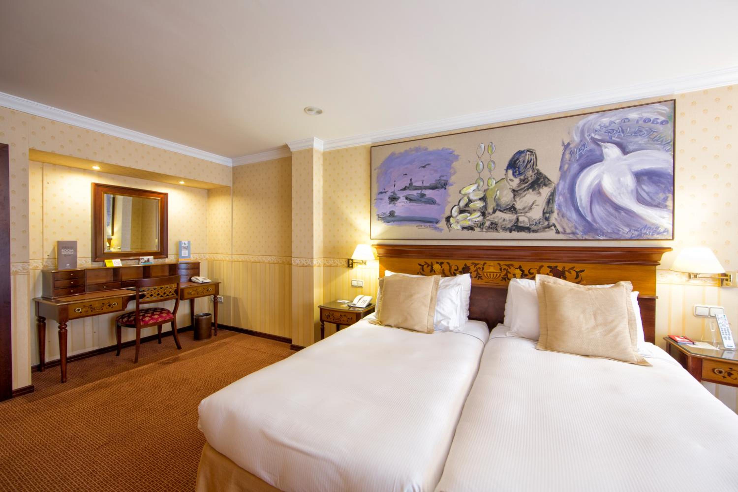 Double or Twin Room - Photo 32