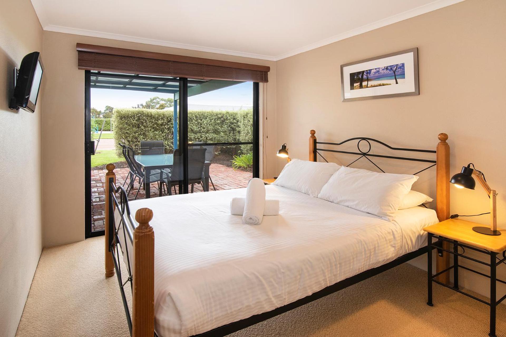 Albatross - Two Bedroom Cottage with Loft photo 2