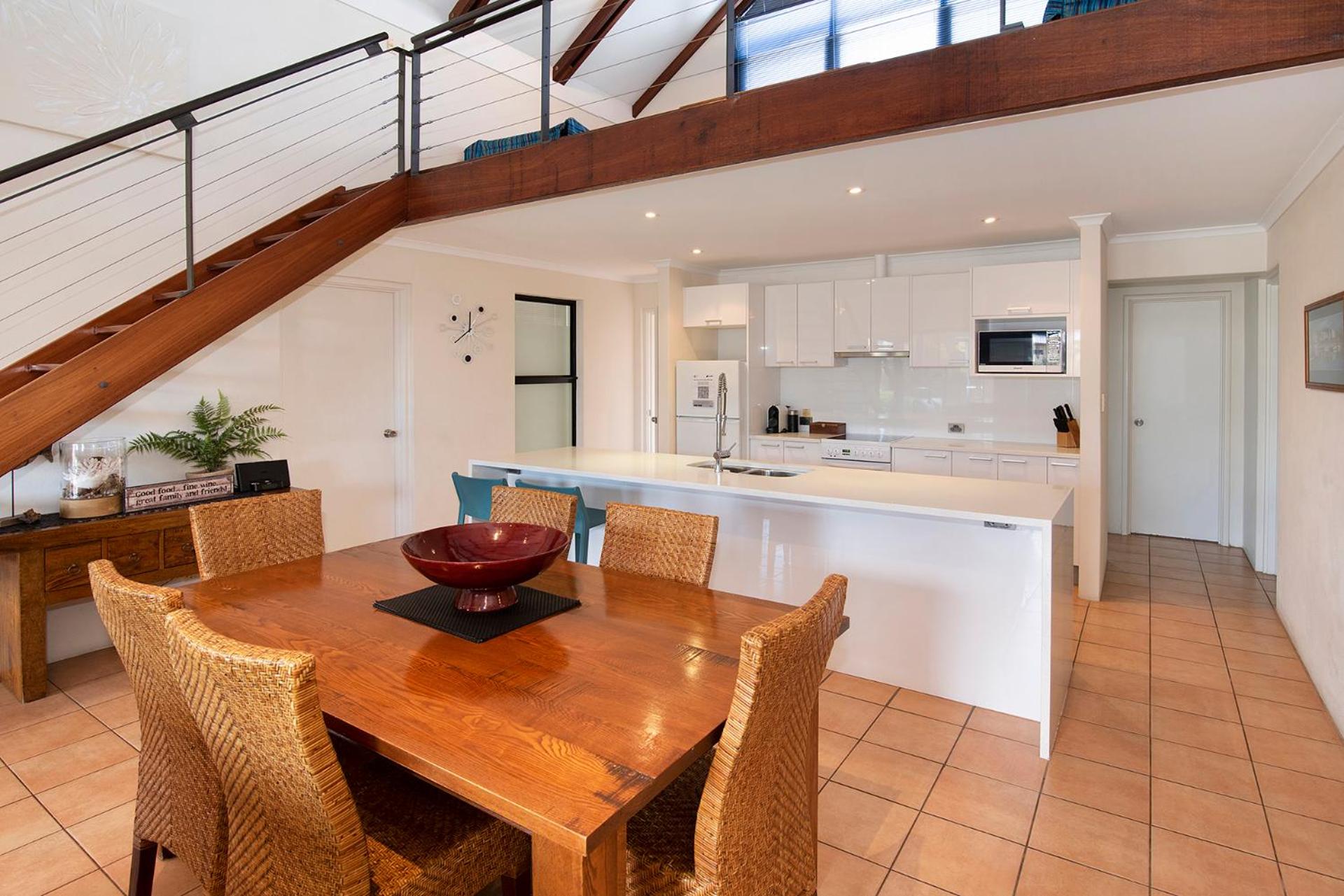 Summer Breeze - Two Bedroom Cottage with Loft photo 2