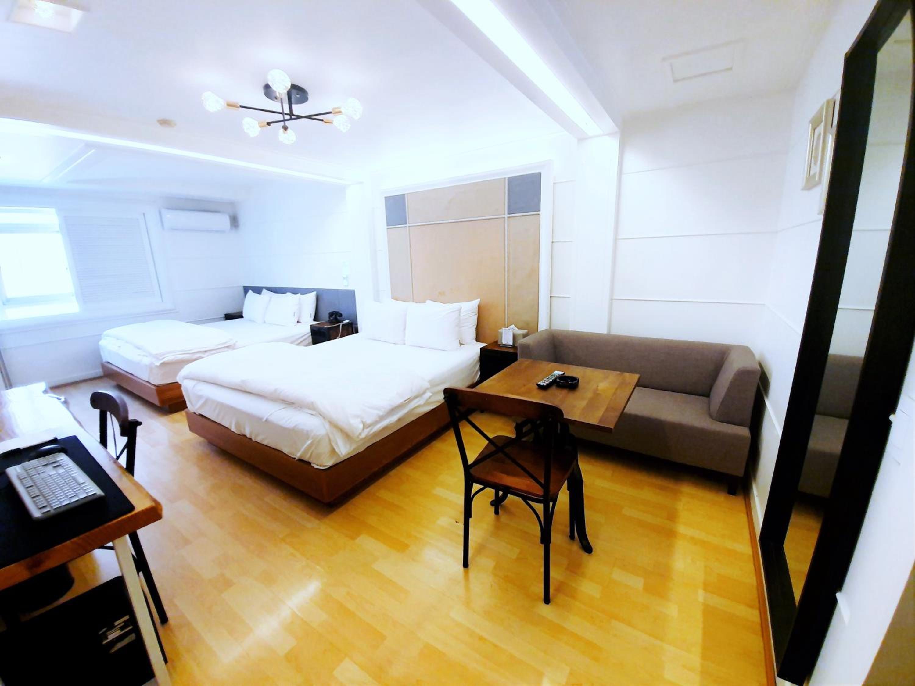 Deluxe Twin Room photo 2