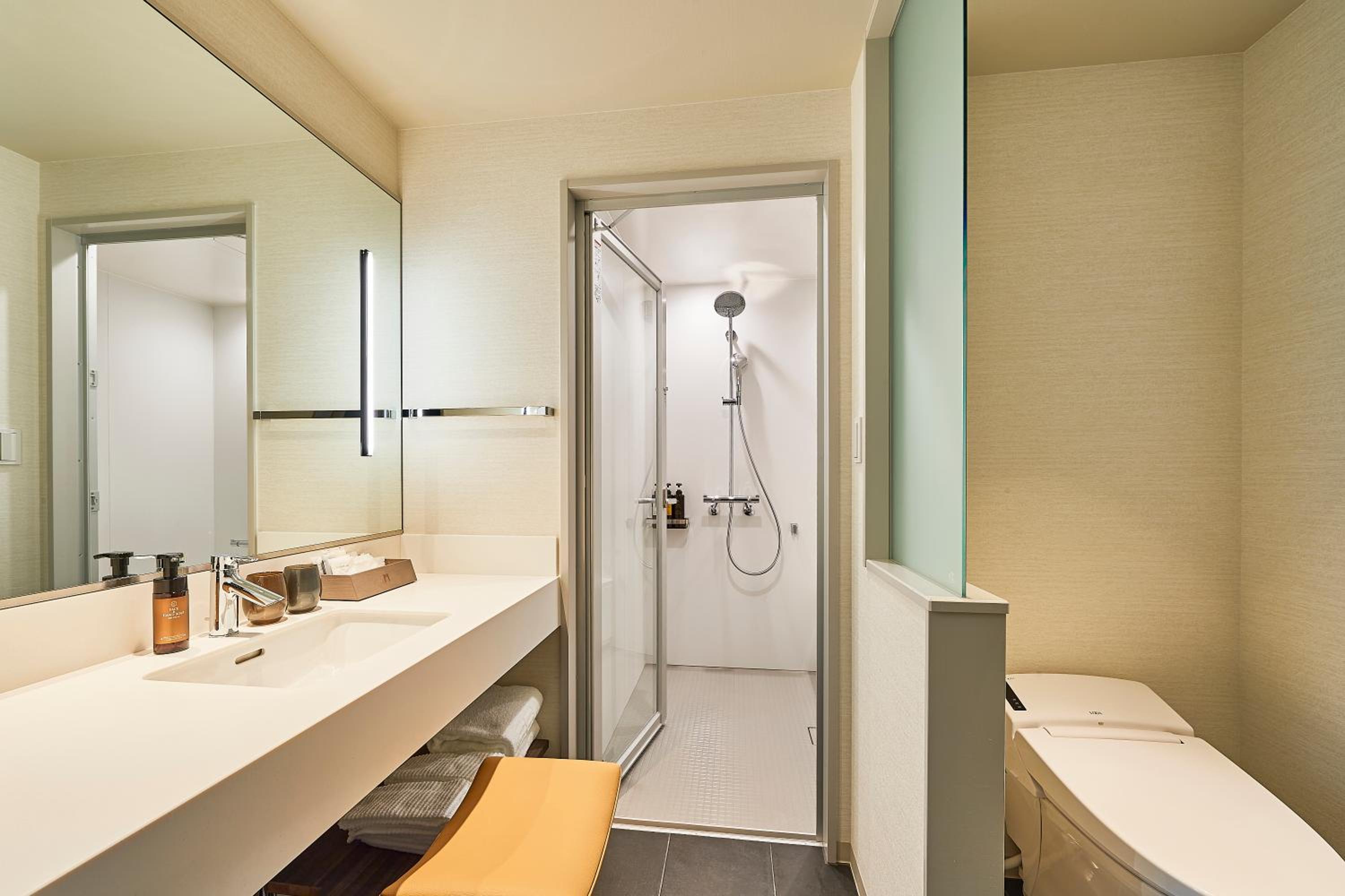 Superior Corner Hollywood Twin Room with View - Smoking (E-Cigarets Only) photo 2