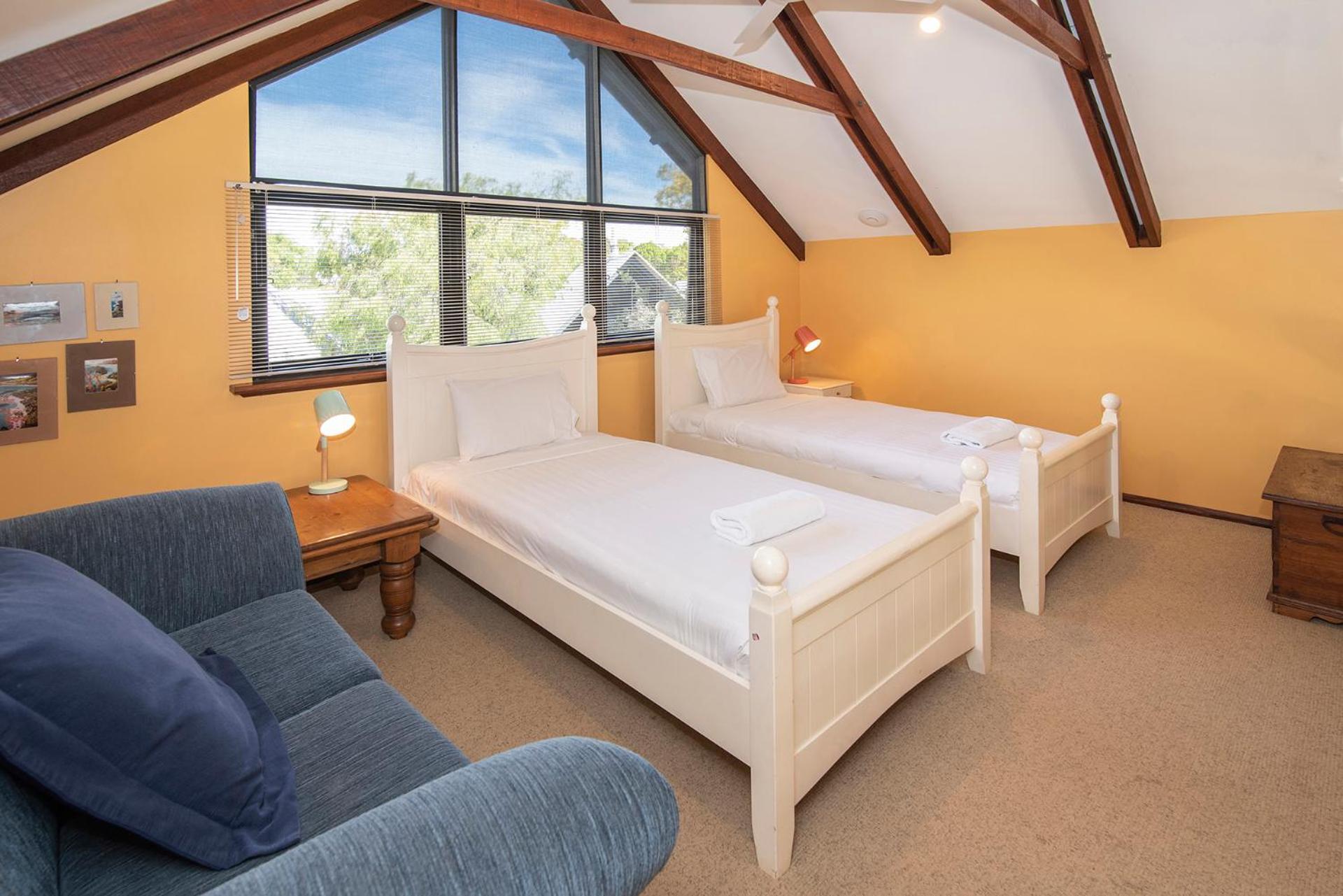 Teal - Two Bedroom Cottage with Loft photo 1