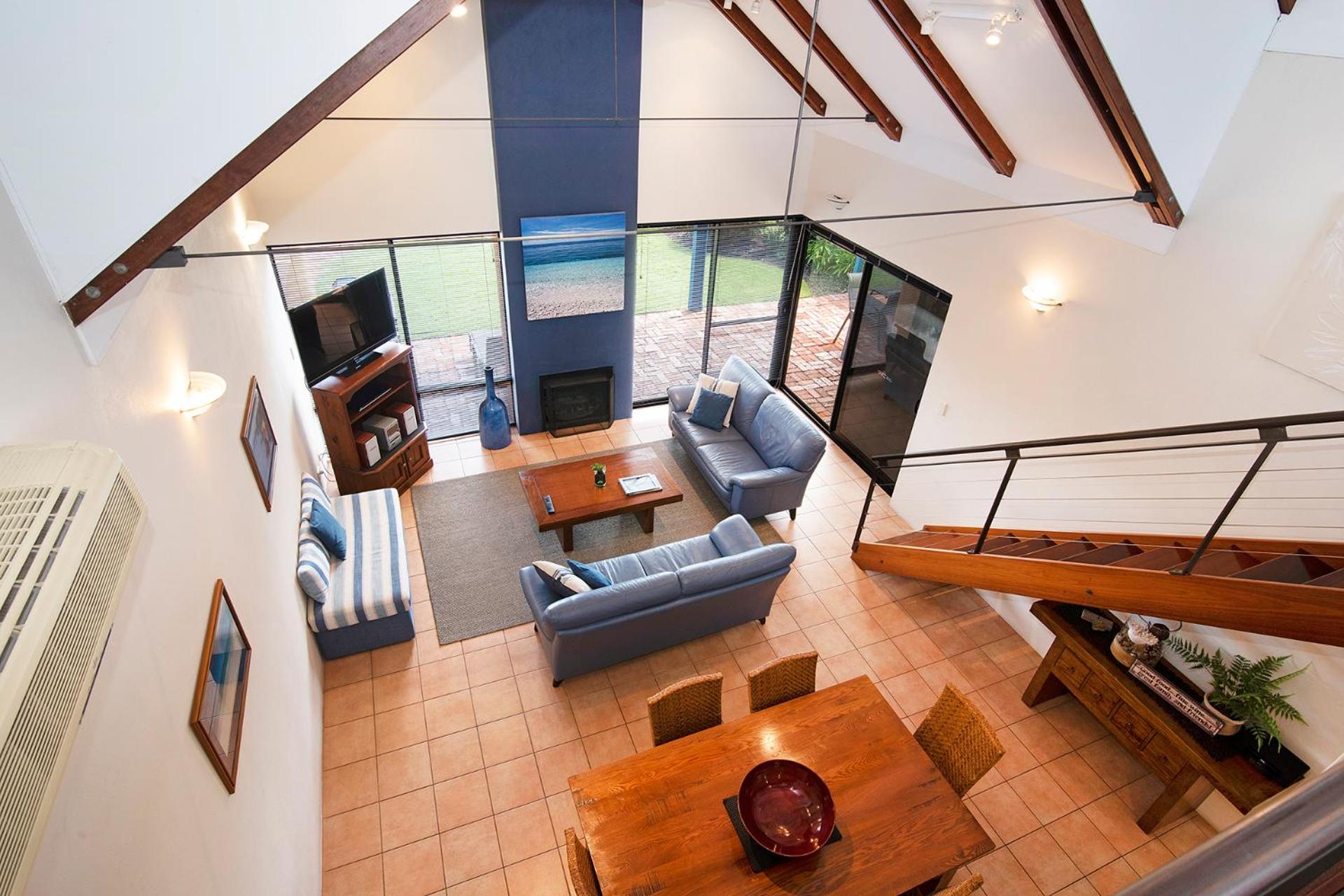 Summer Breeze - Two Bedroom Cottage with Loft photo 1