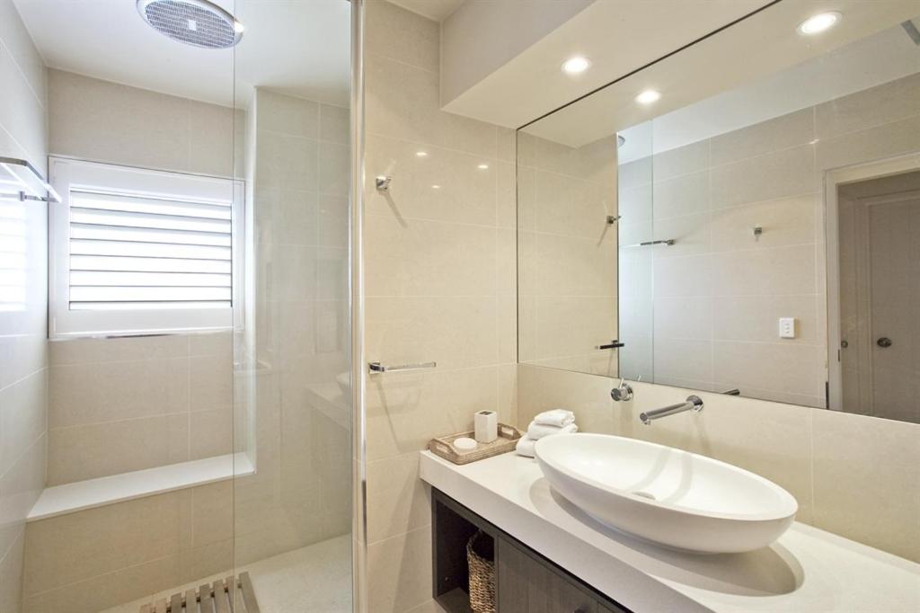 Superior Two-Bedroom Apartment - Waterfront photo 2
