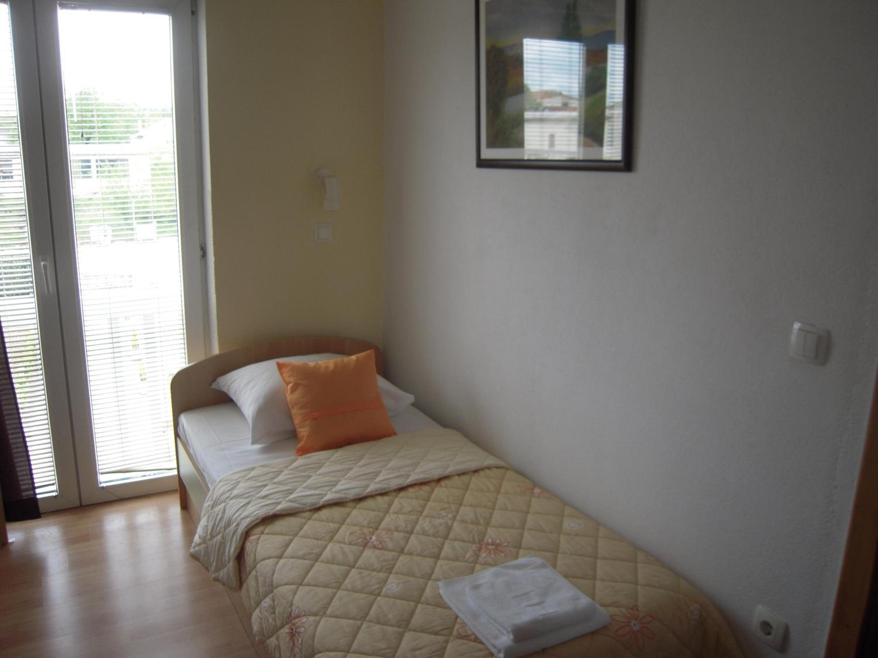 Single Room photo 1