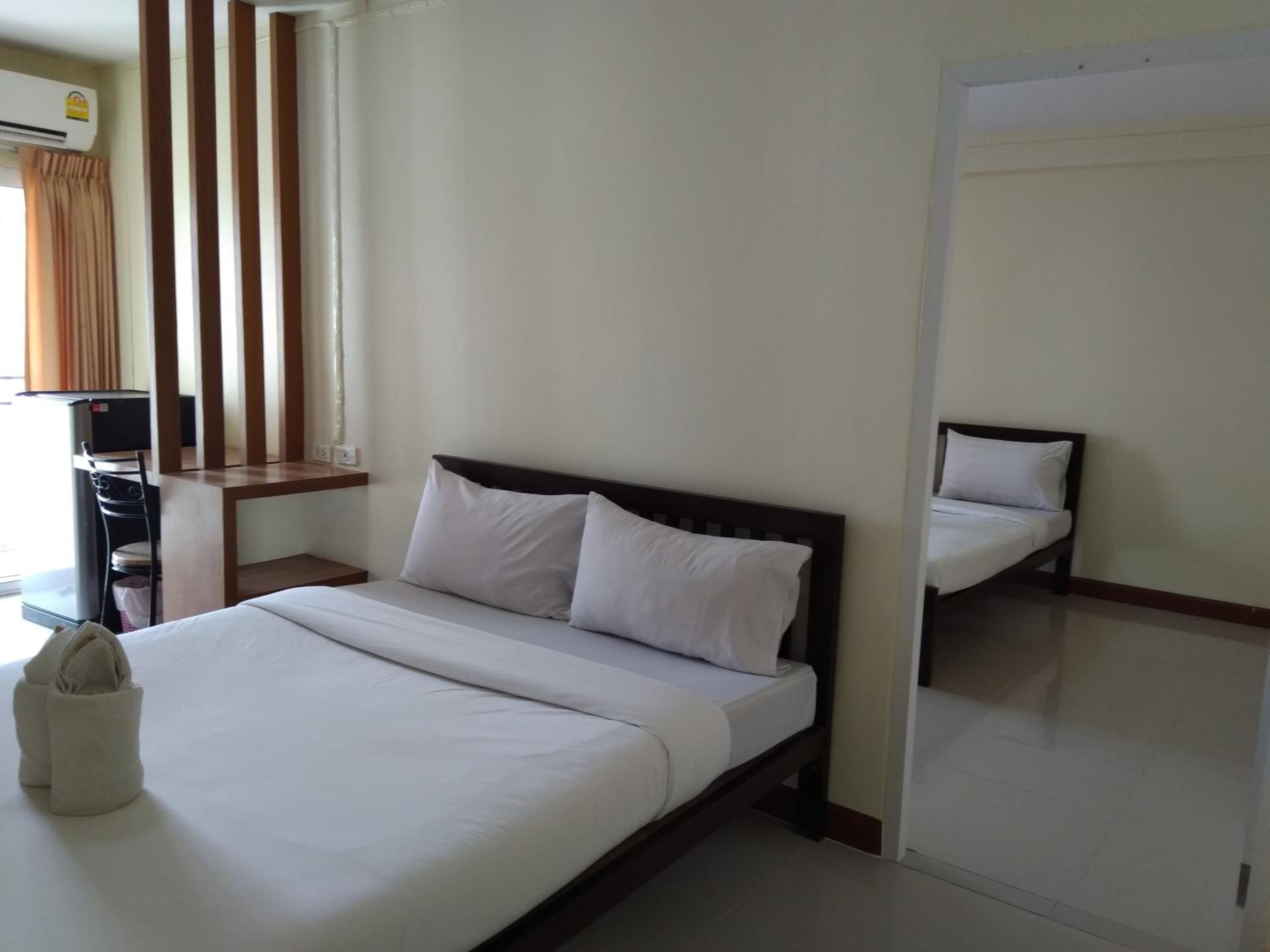 Family Suite with Balcony - Photo 1