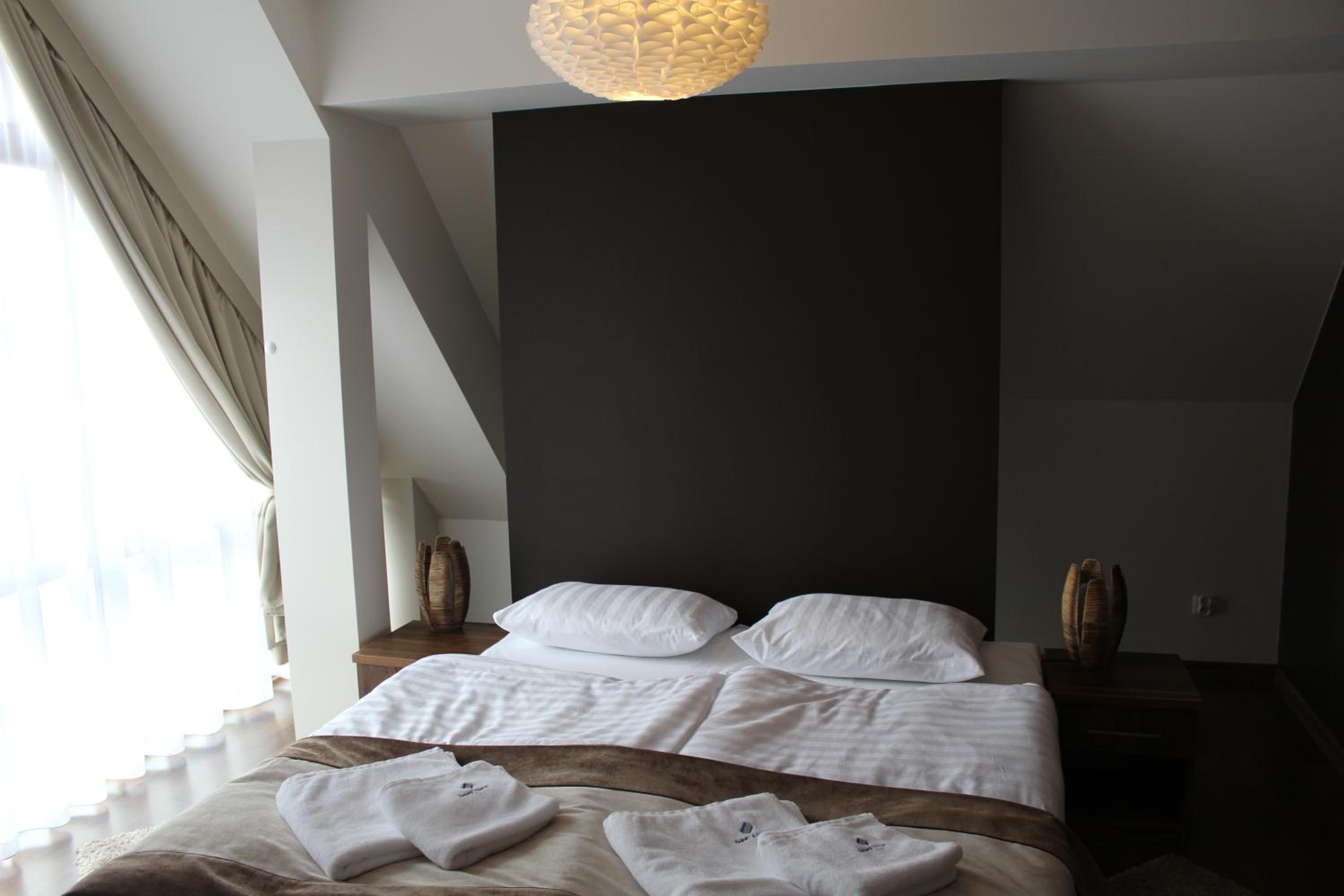 Two-Bedroom Apartment with Balcony photo 2