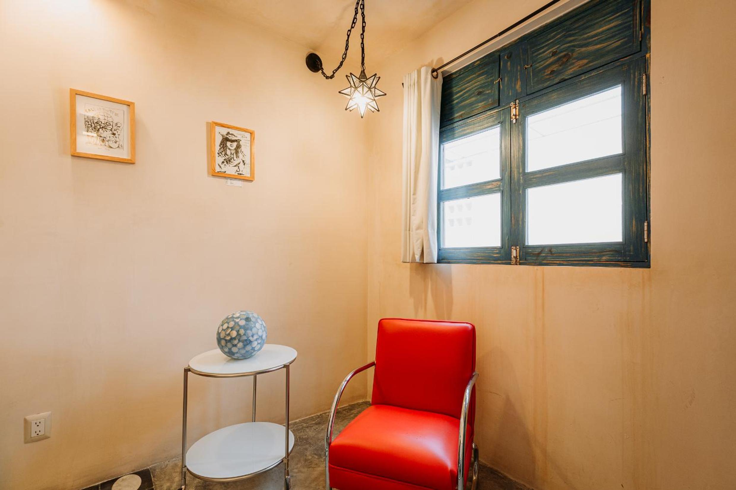 Traditional Room with Air Conditioning and Private Bathroom - Photo 2
