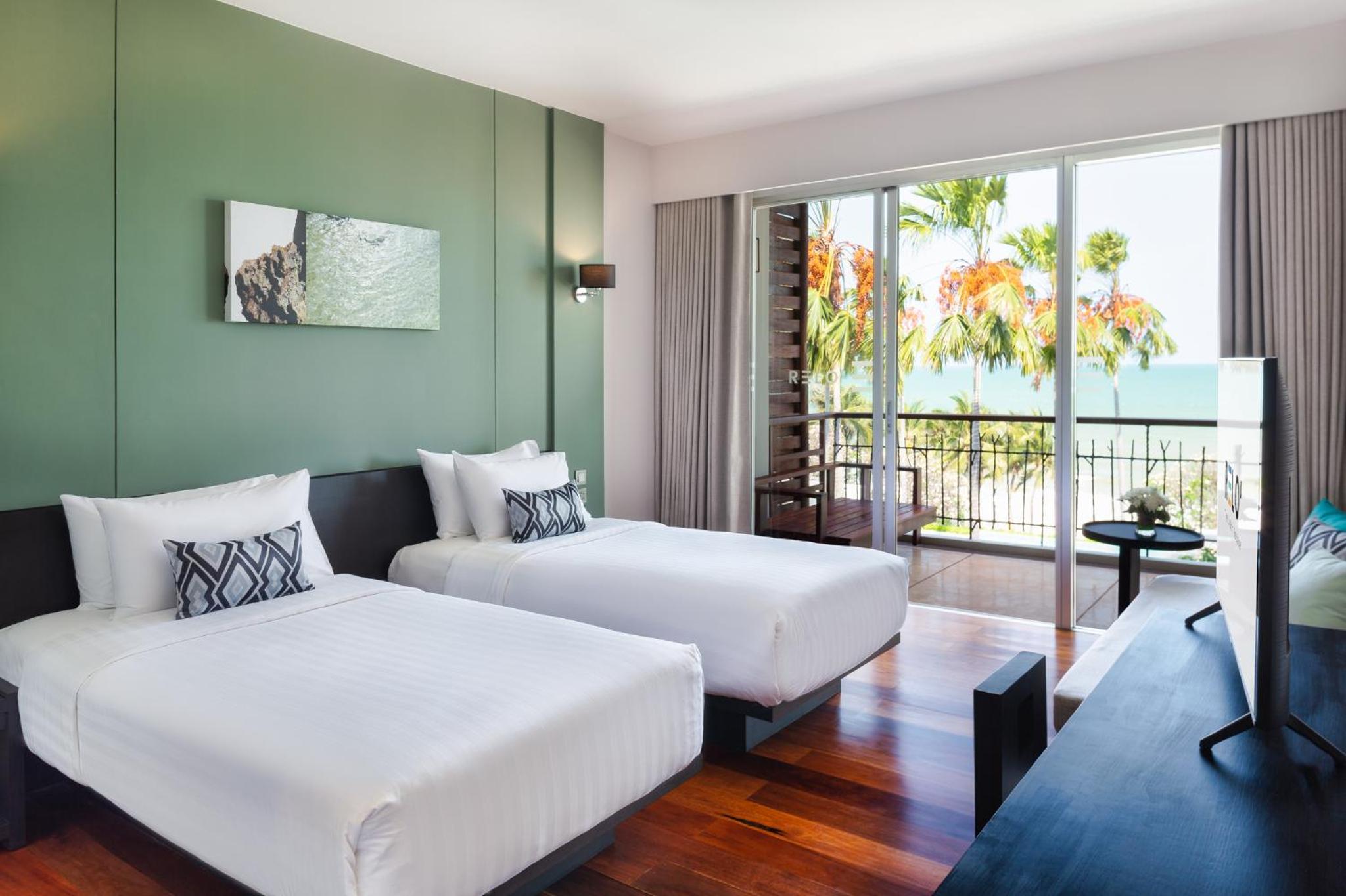 Deluxe Twin Room with Sea View - Photo 1