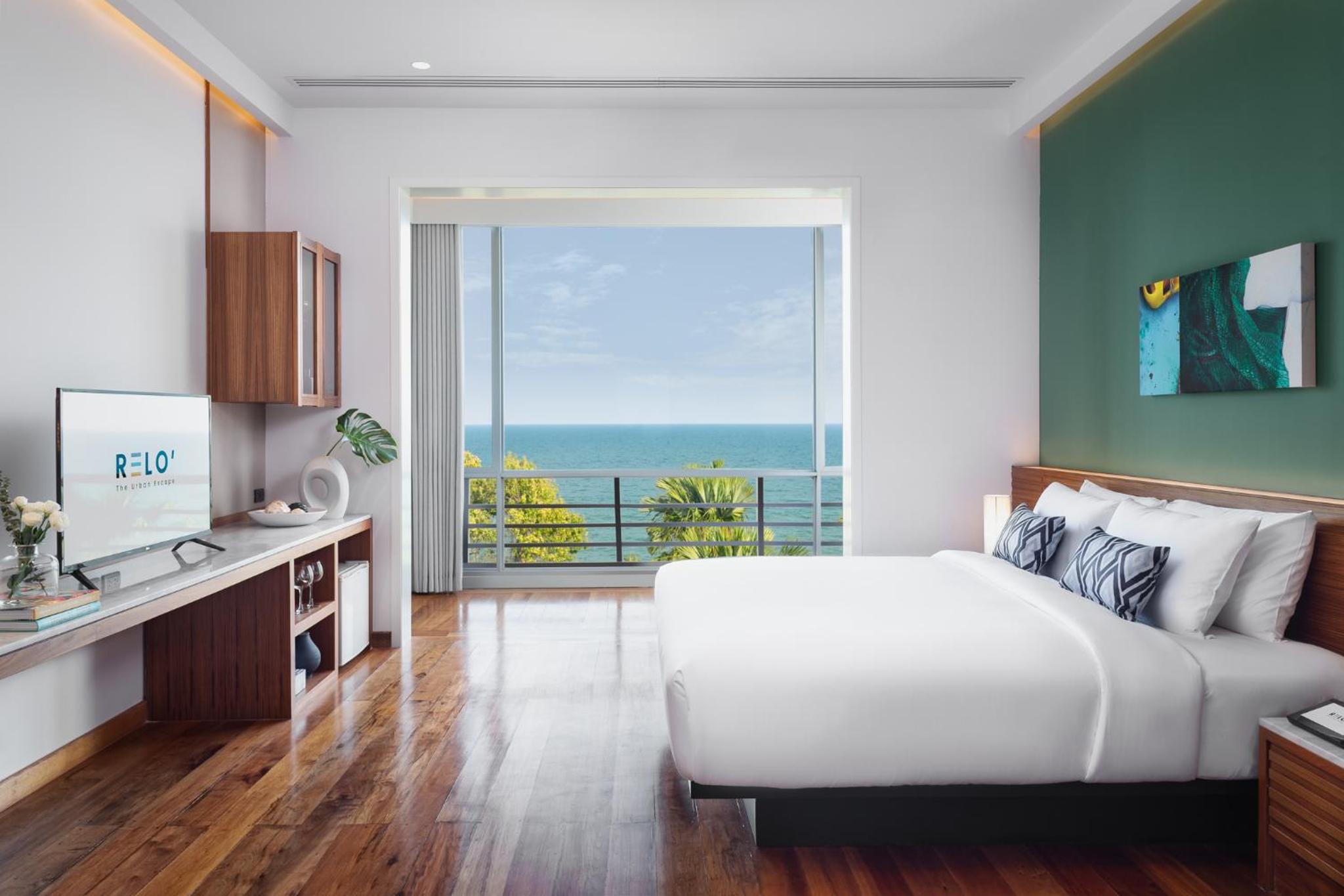 Three-Bedroom Suite - Photo 3