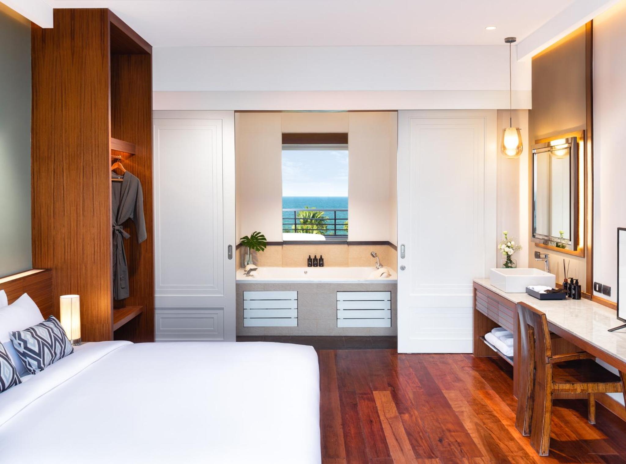 Three-Bedroom Suite - Photo 6