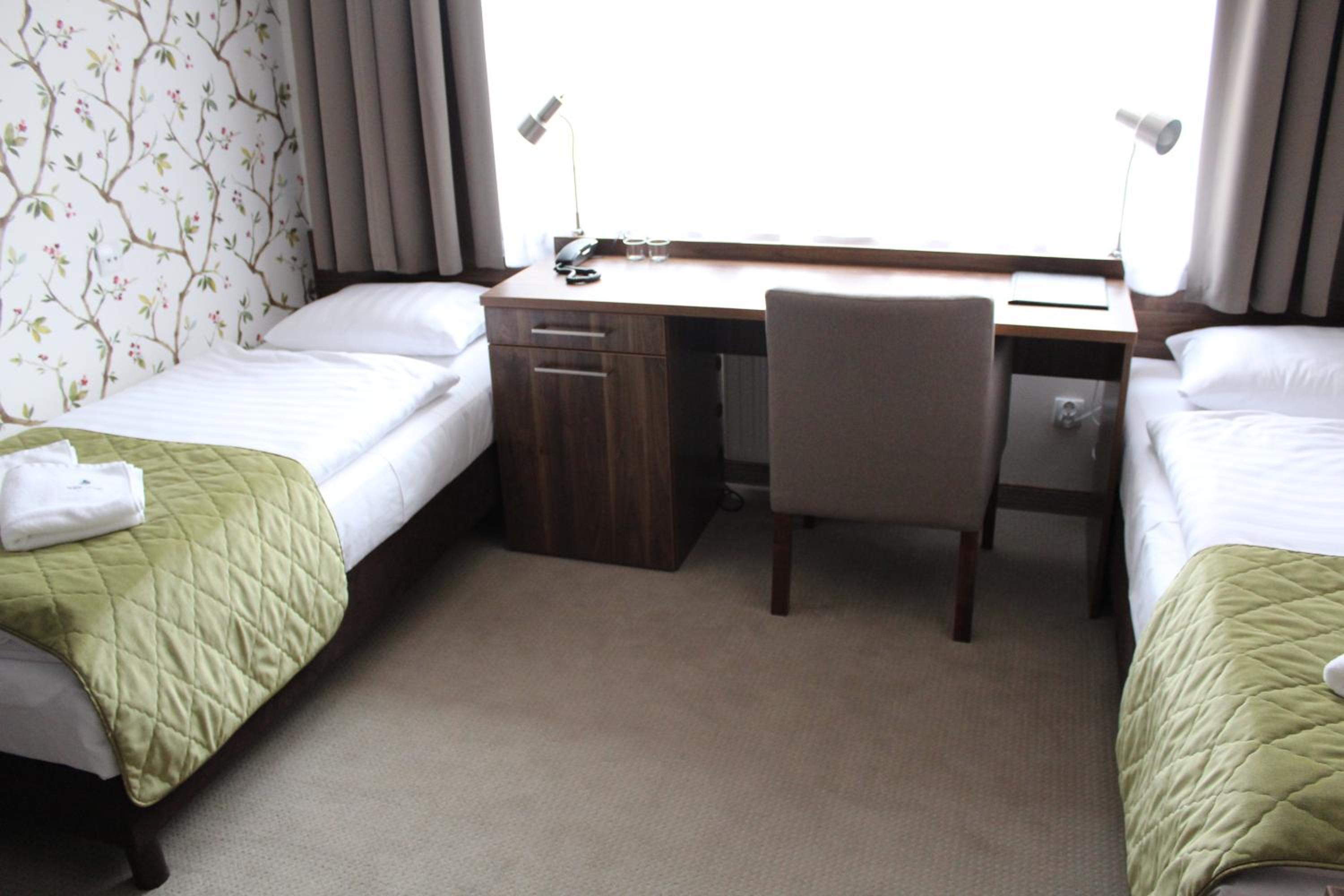 Family Room - Photo 5