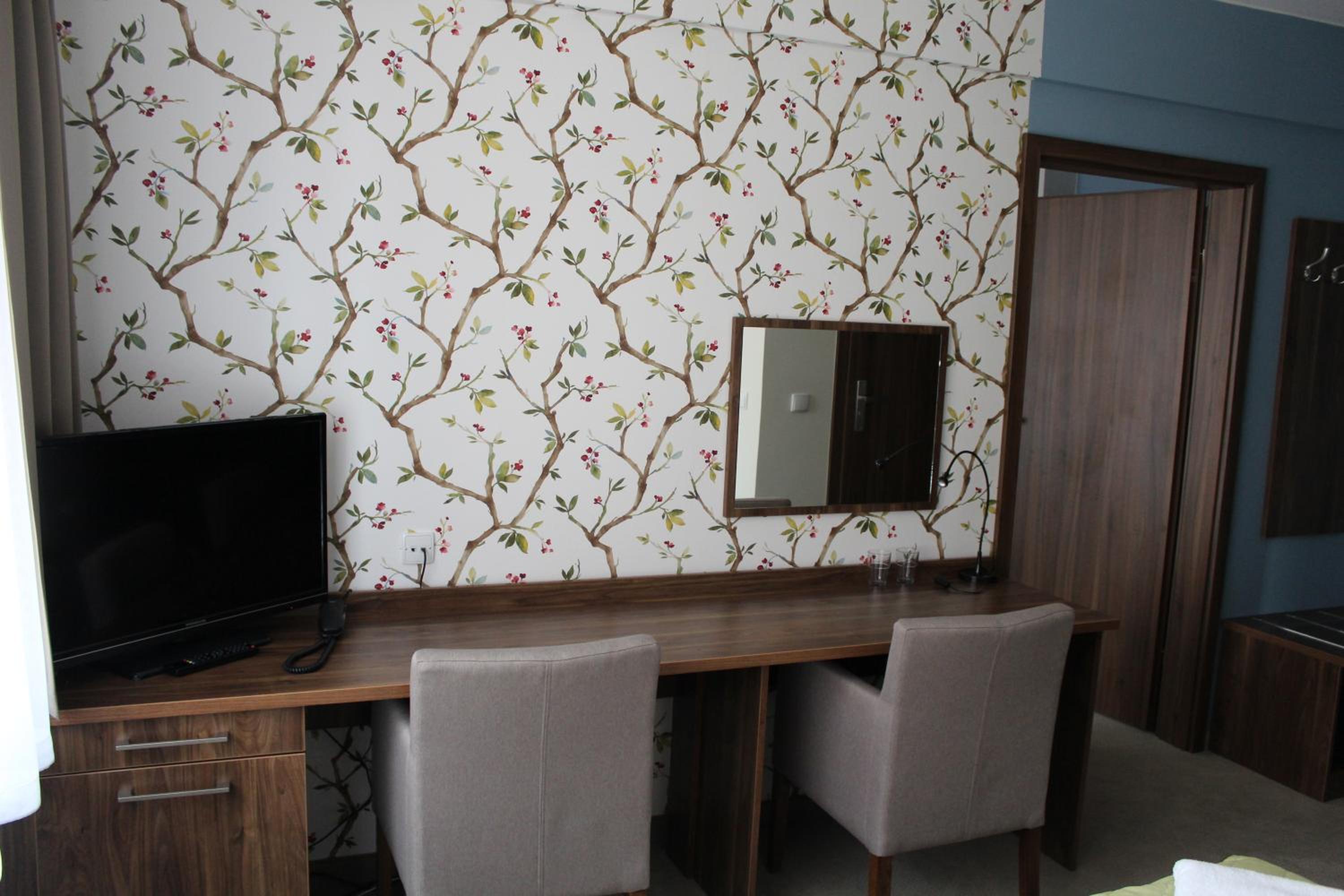 Family Room - Photo 3