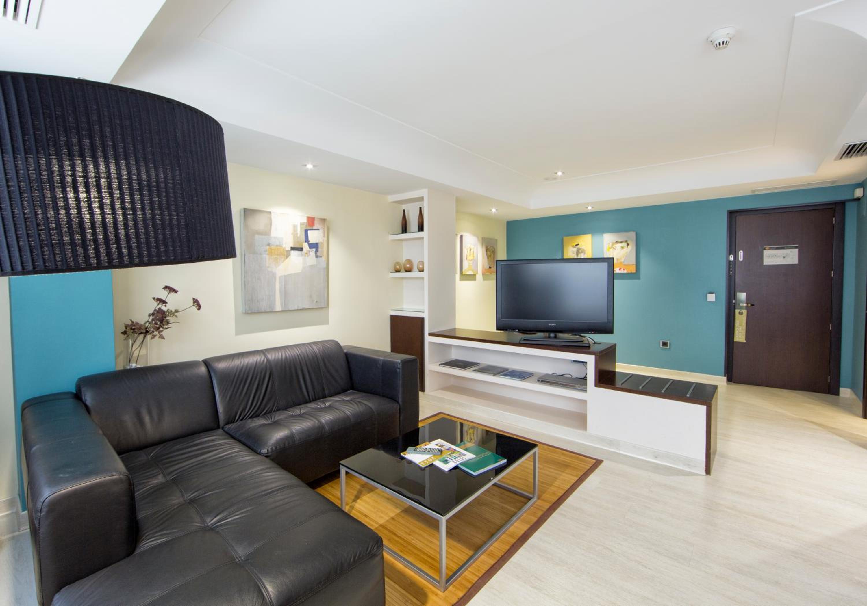 Suite - Photo 9
