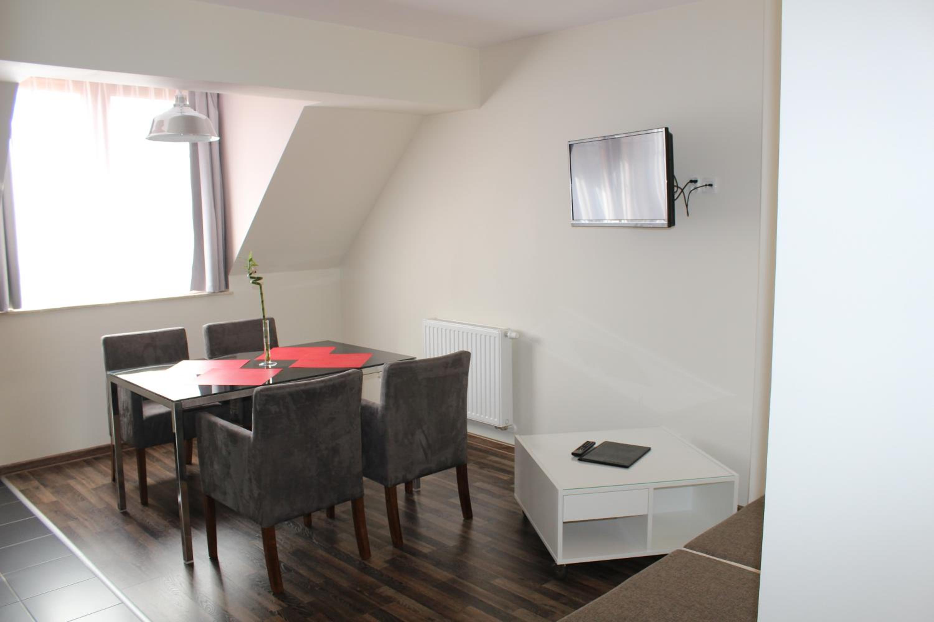 Two-Bedroom Apartment - Photo 2