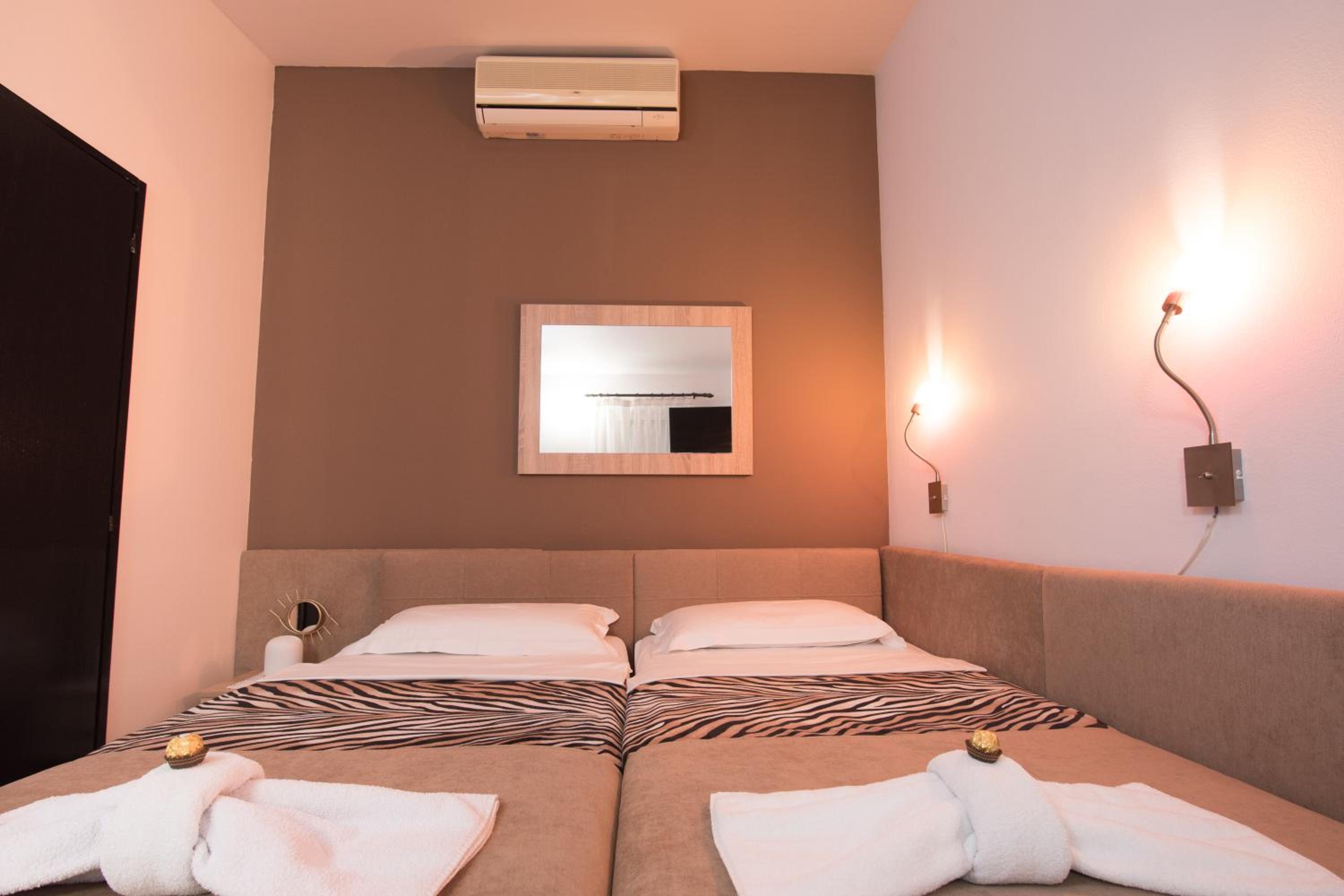 Double or Twin Room with Balcony - Photo 30