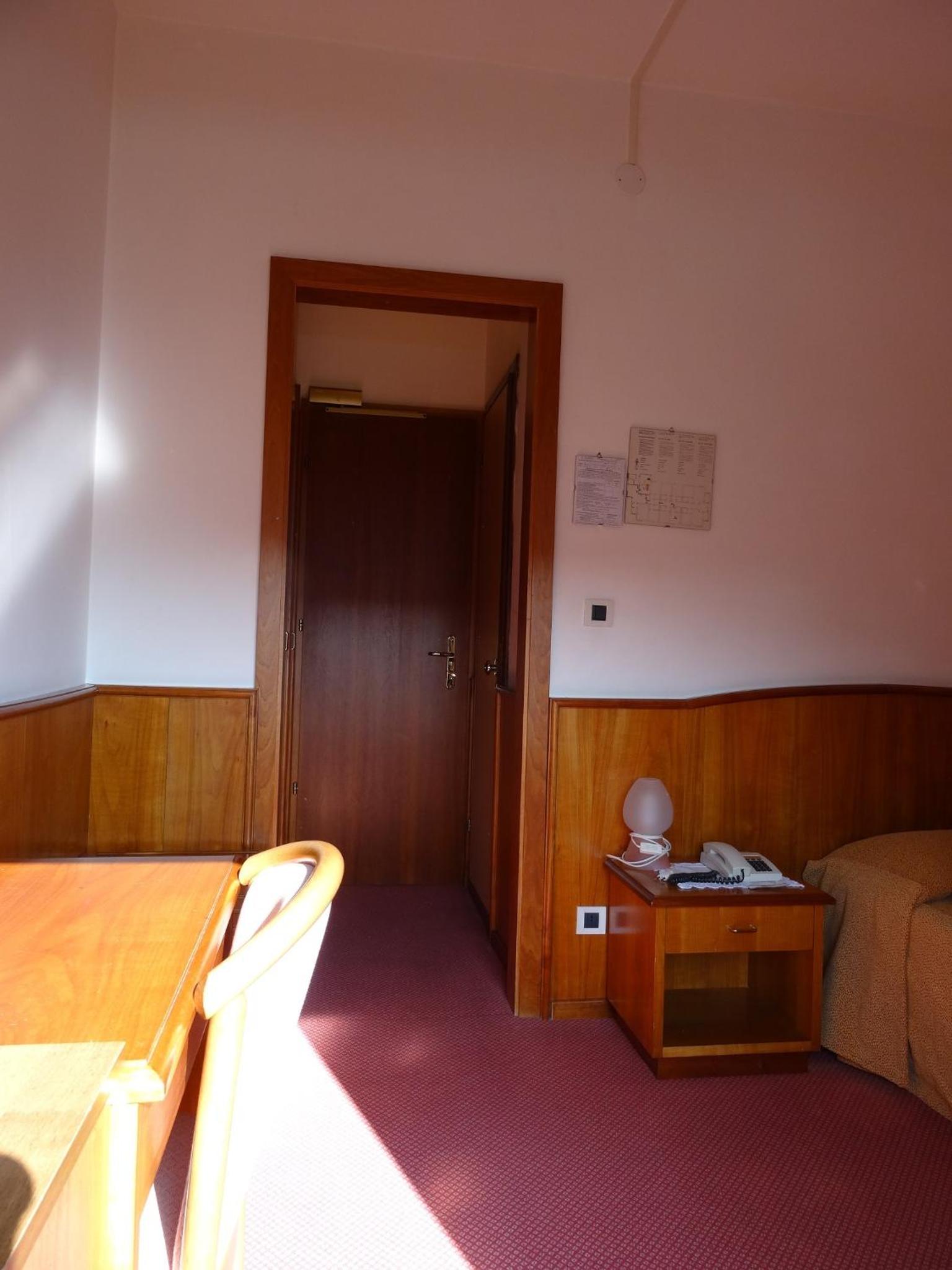 Standard Single Room photo 2
