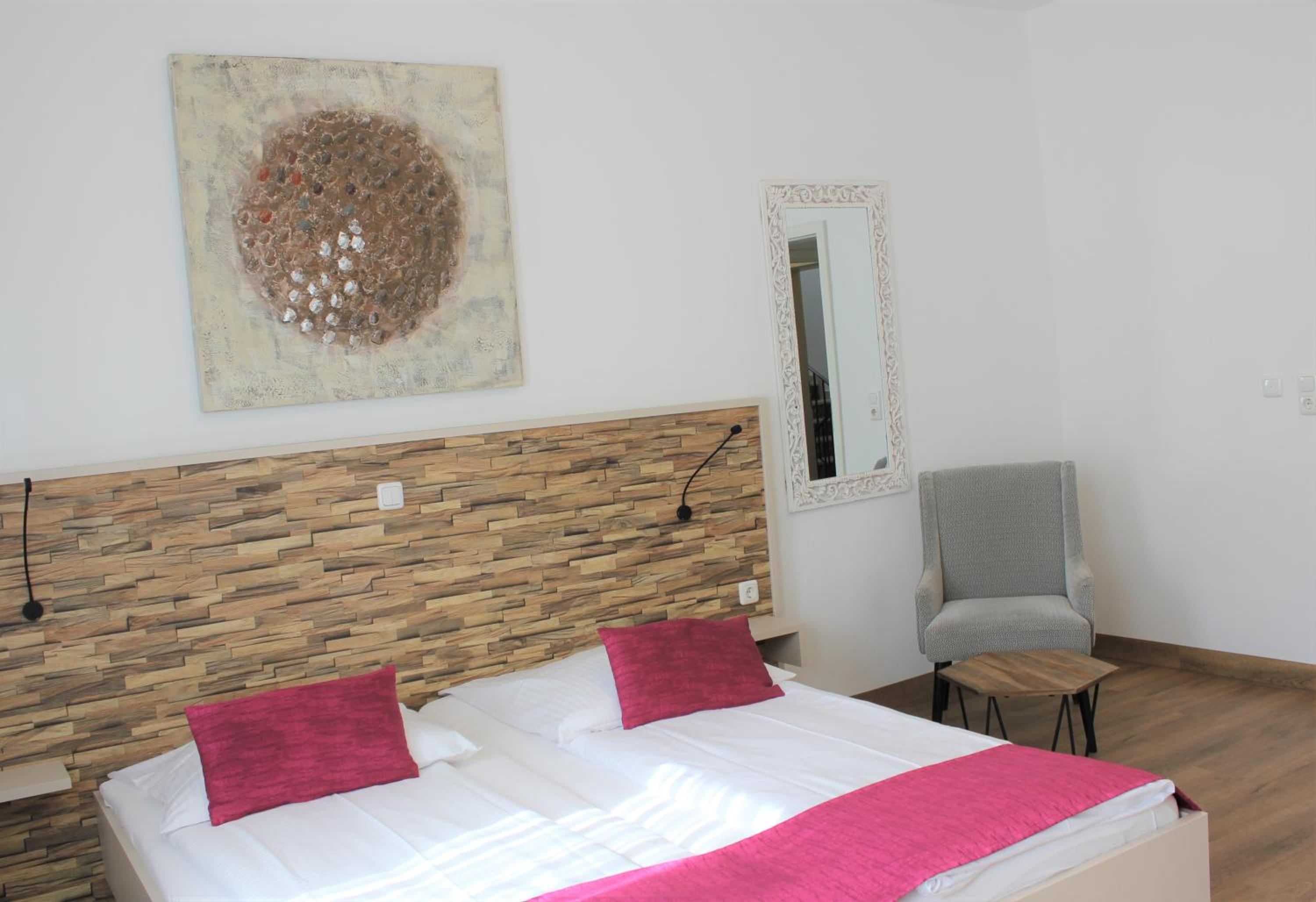 Double Room - Photo 8