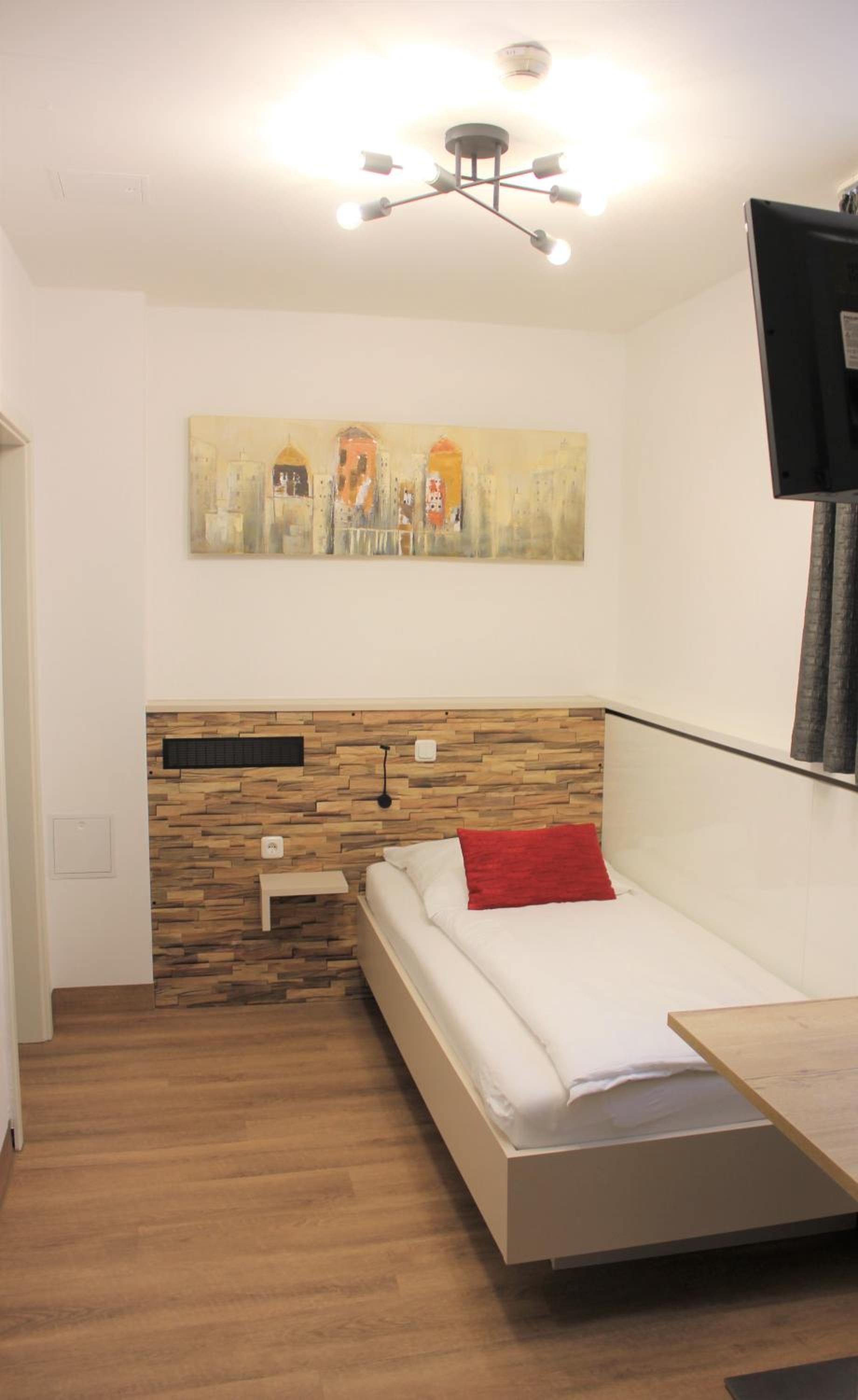 Single Room photo 2