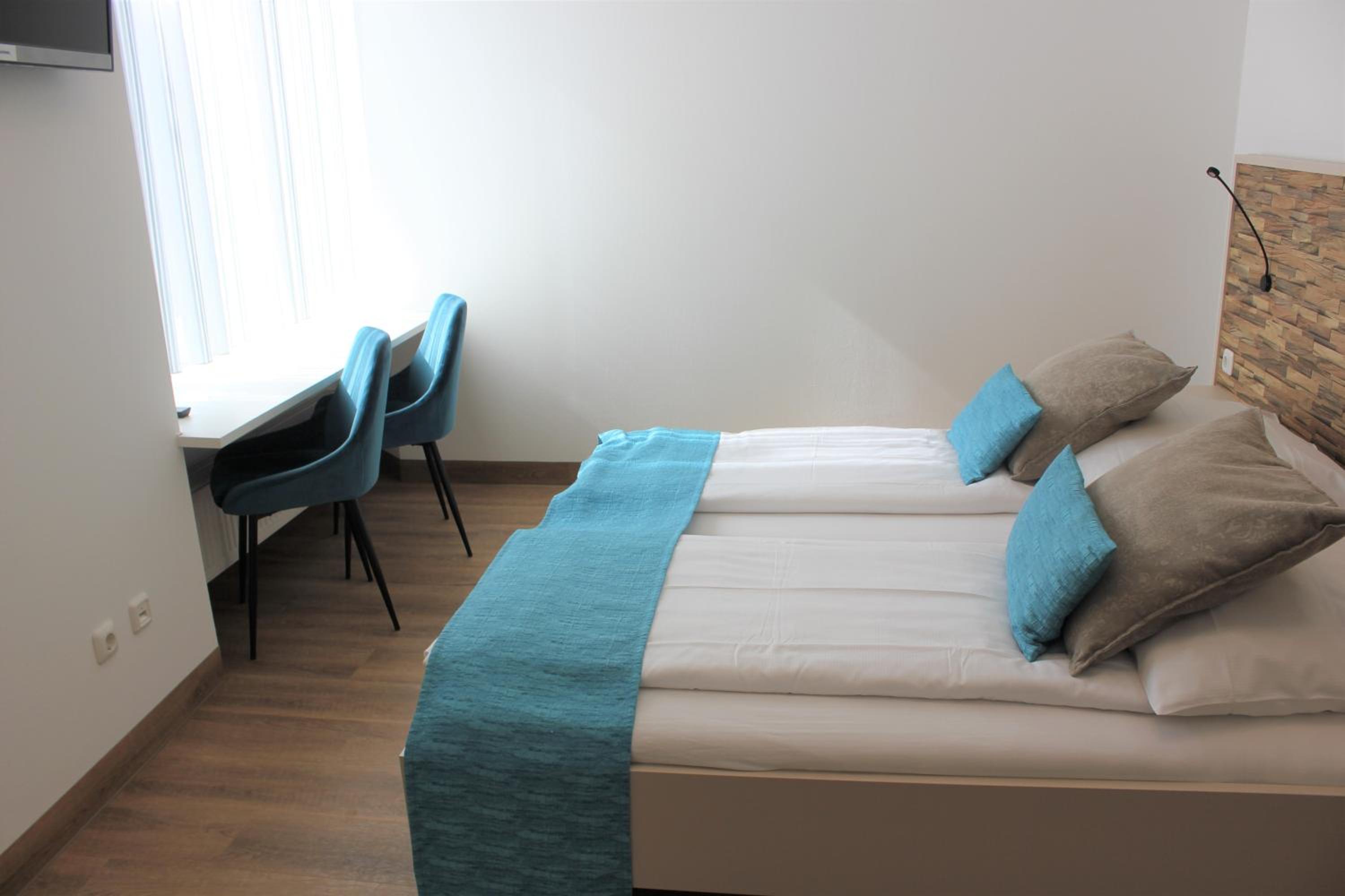 Double Room - Photo 10