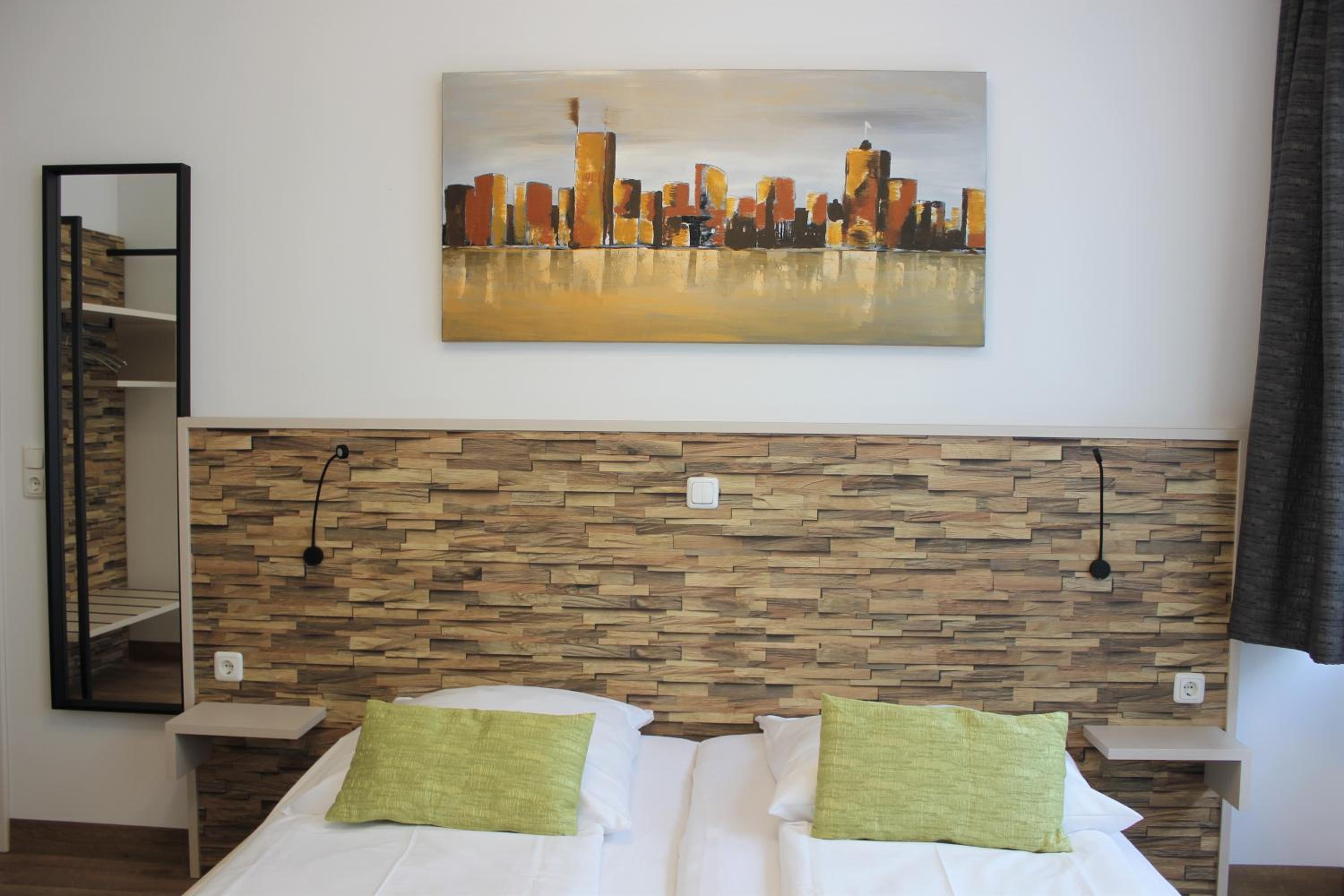 Double Room - Photo 16