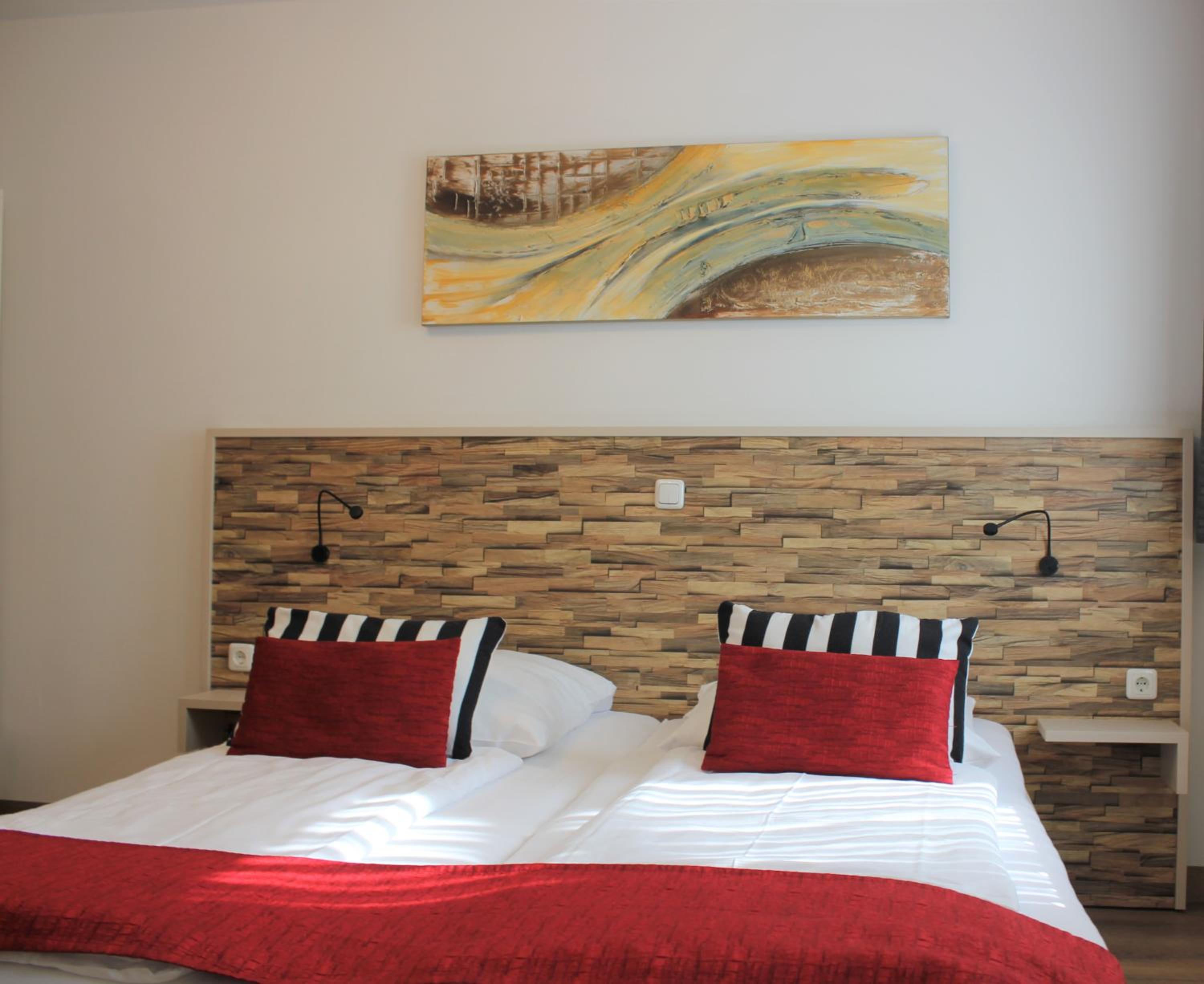 Double Room - Photo 7