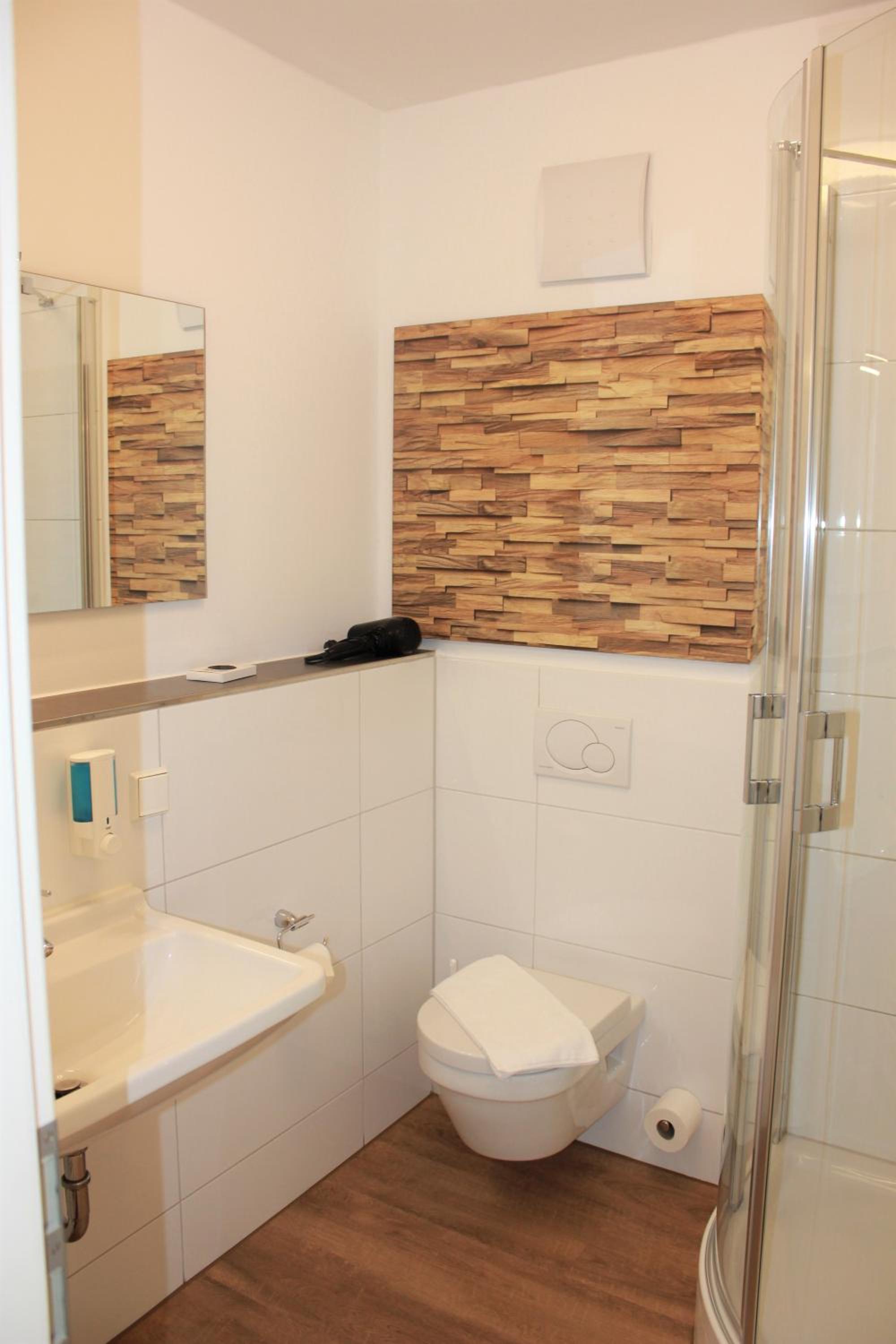 Double Room - Photo 13