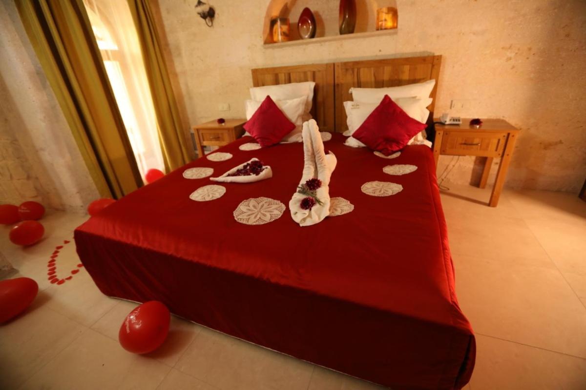 Deluxe King Room photo 1