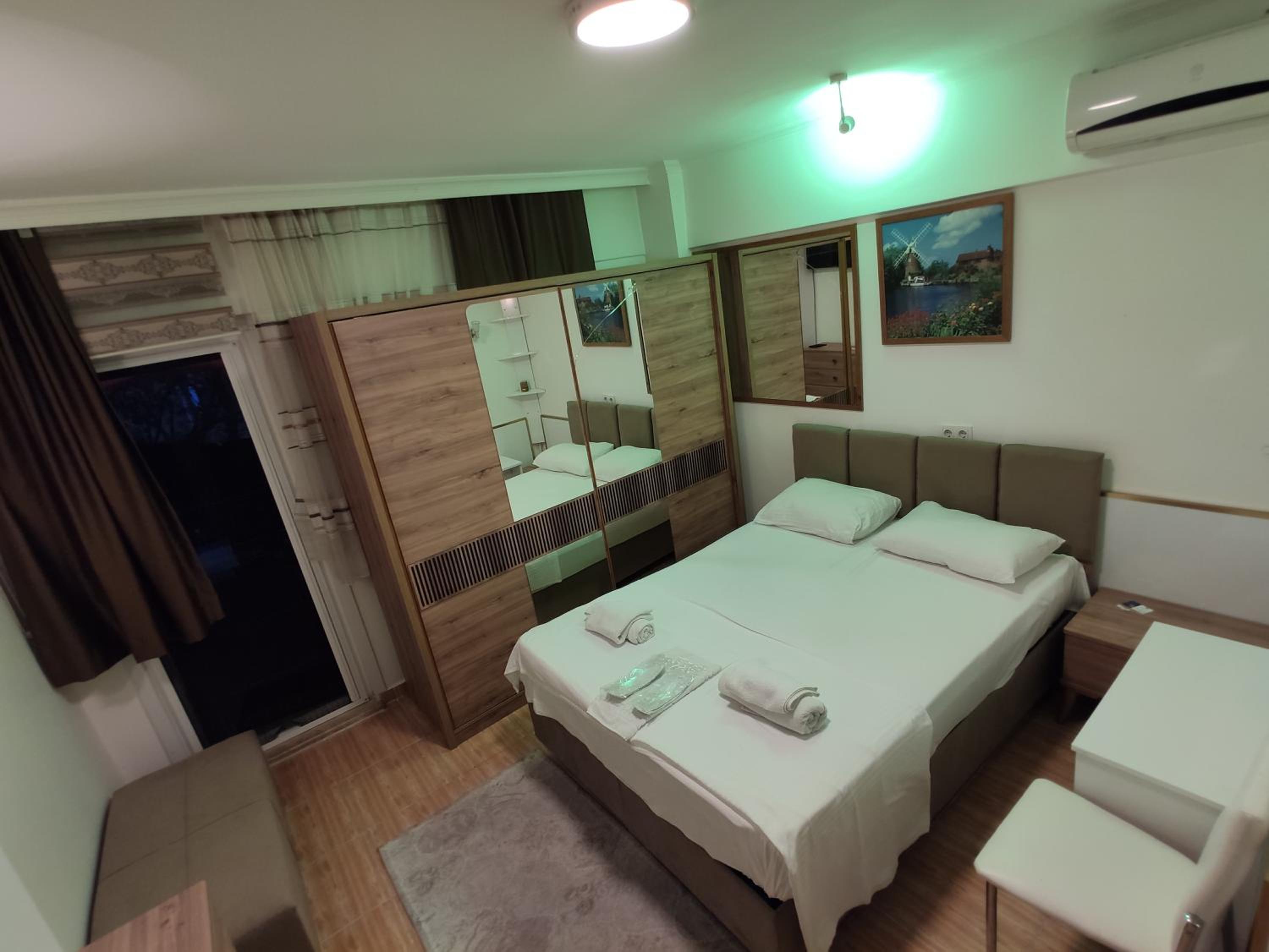 Deluxe Double or Twin Room photo 3