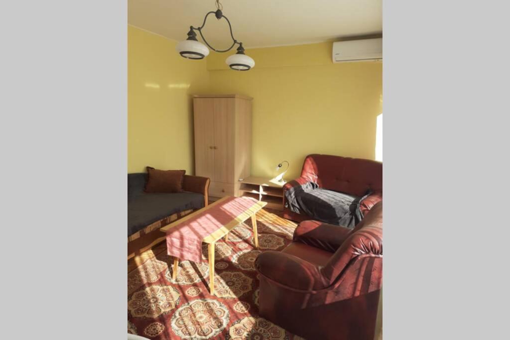 Two-Bedroom Apartment - Photo 4