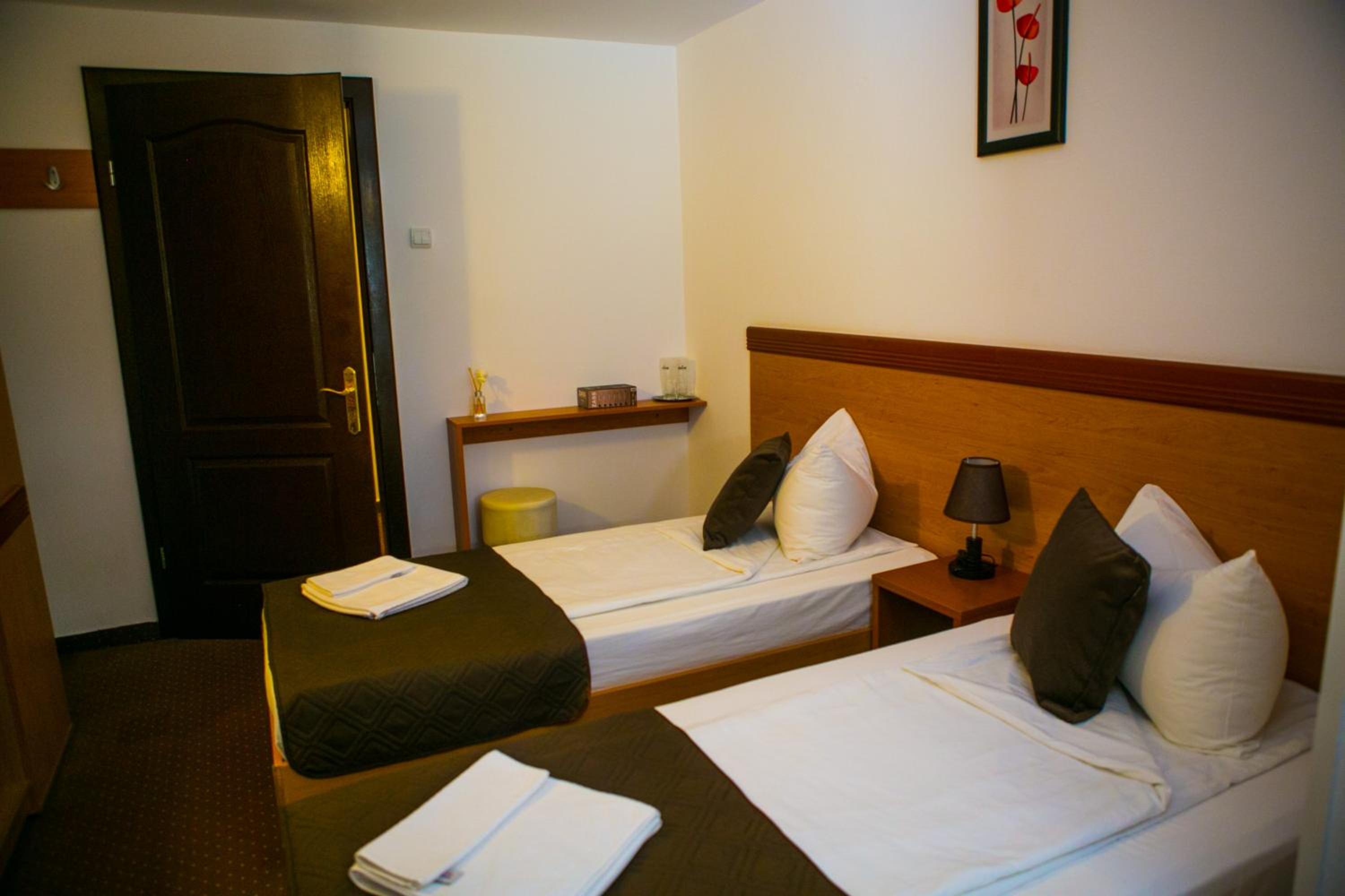 Standard Twin Room photo 2
