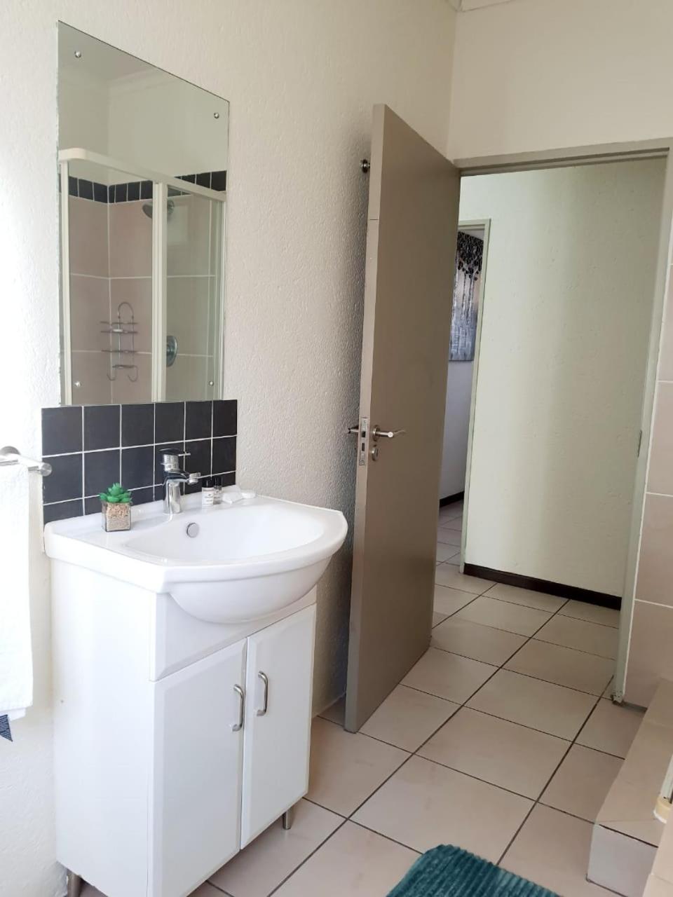 Two-Bedroom Apartment - Photo 7