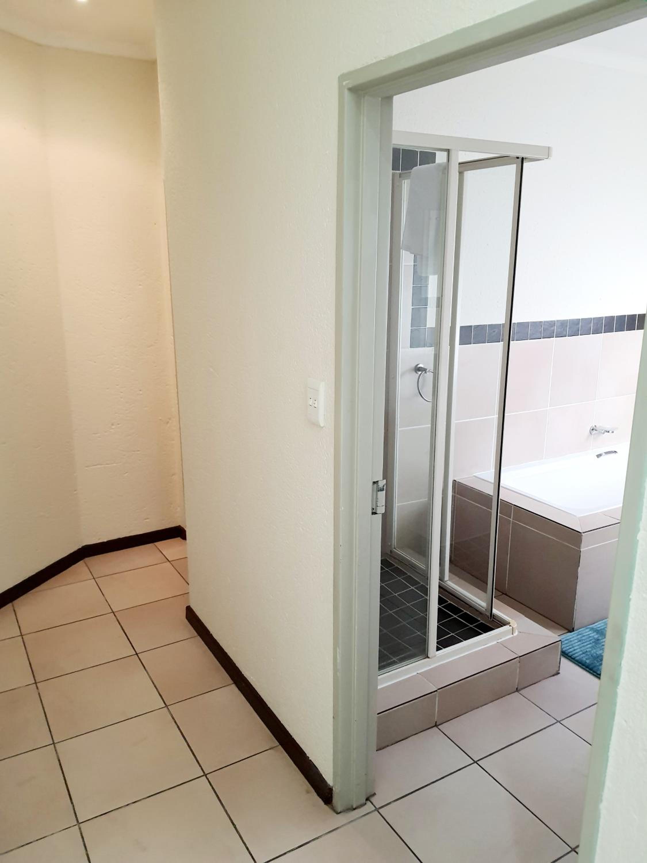 Two-Bedroom Apartment - Photo 11