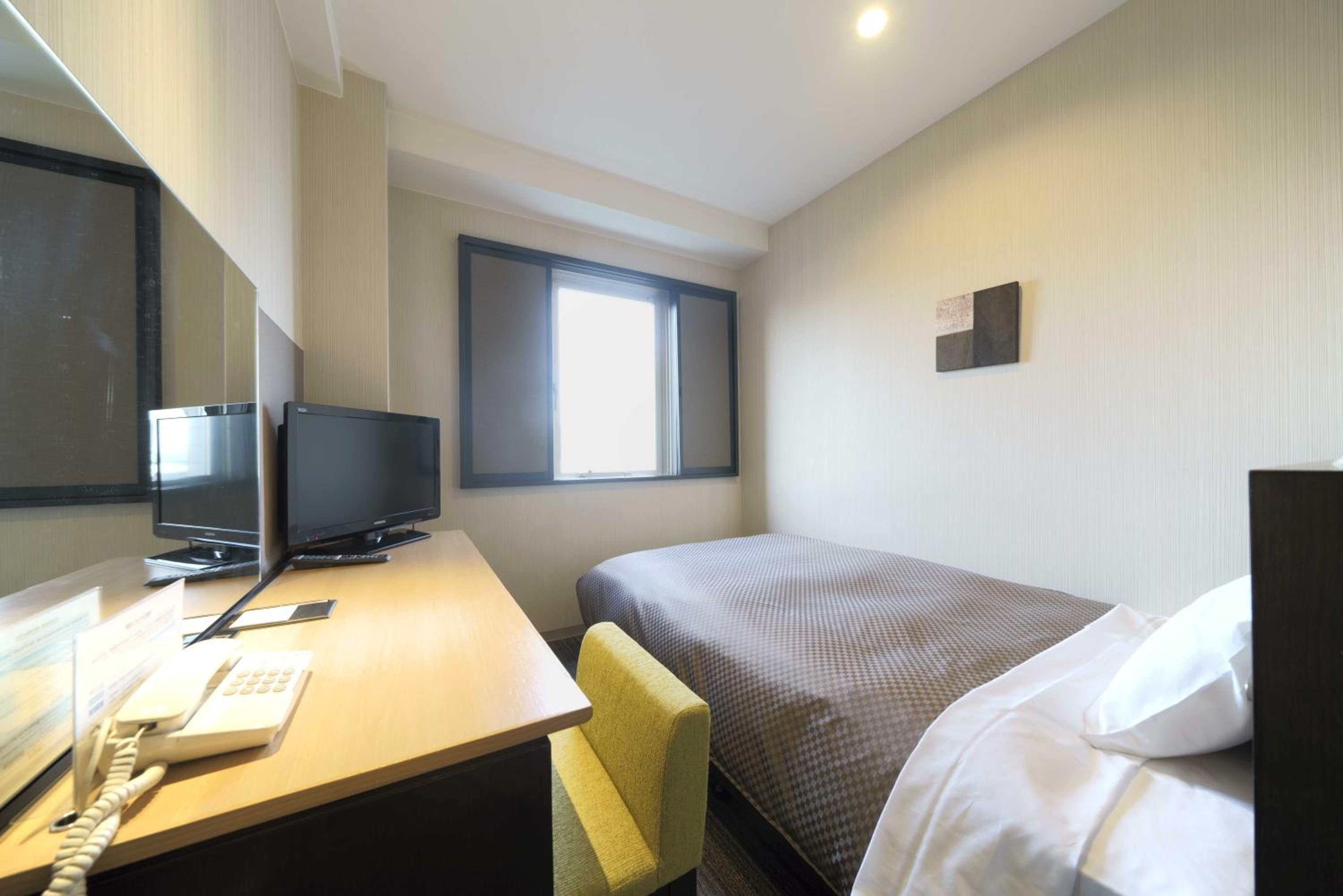Single Room - Non-Smoking photo 3