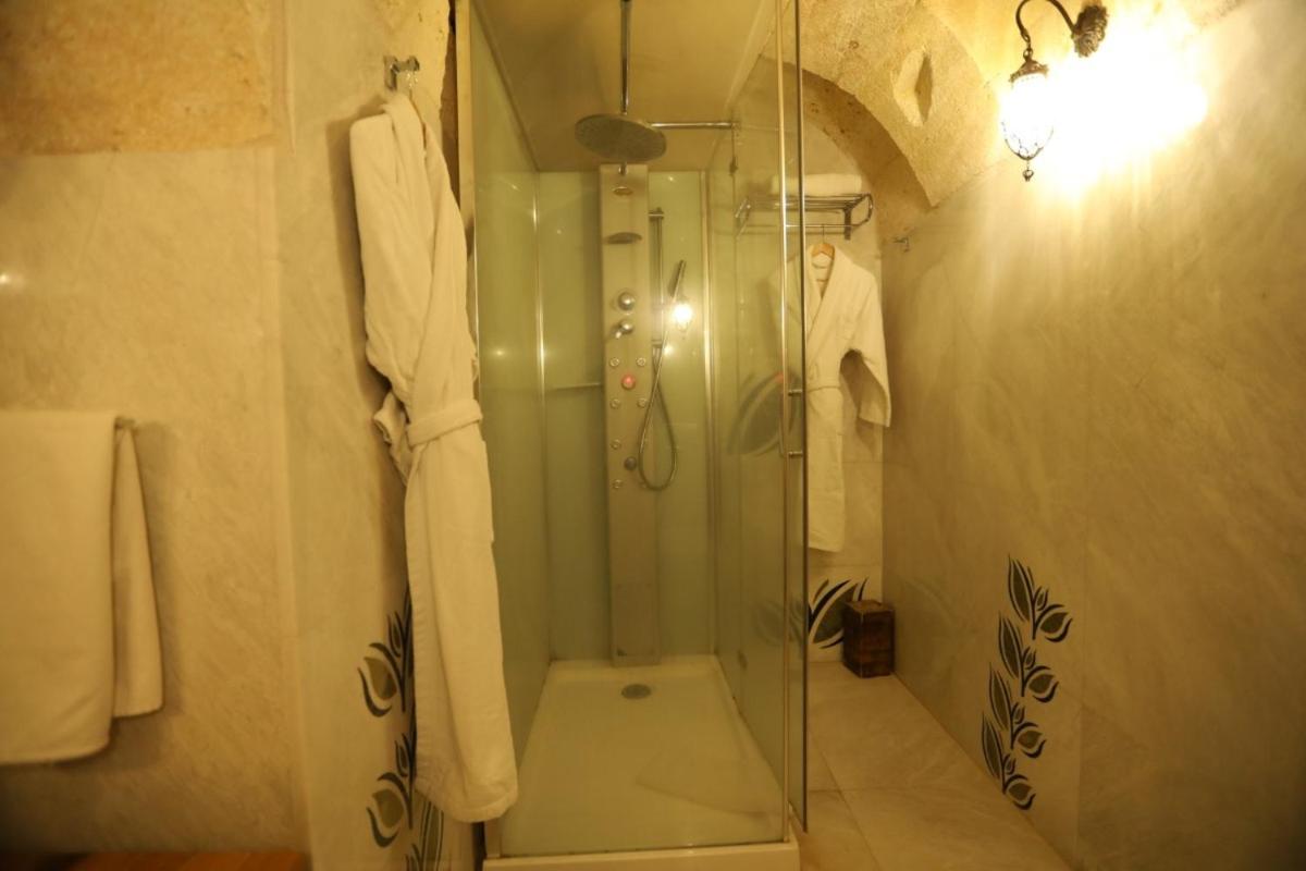 Deluxe King Room photo 3