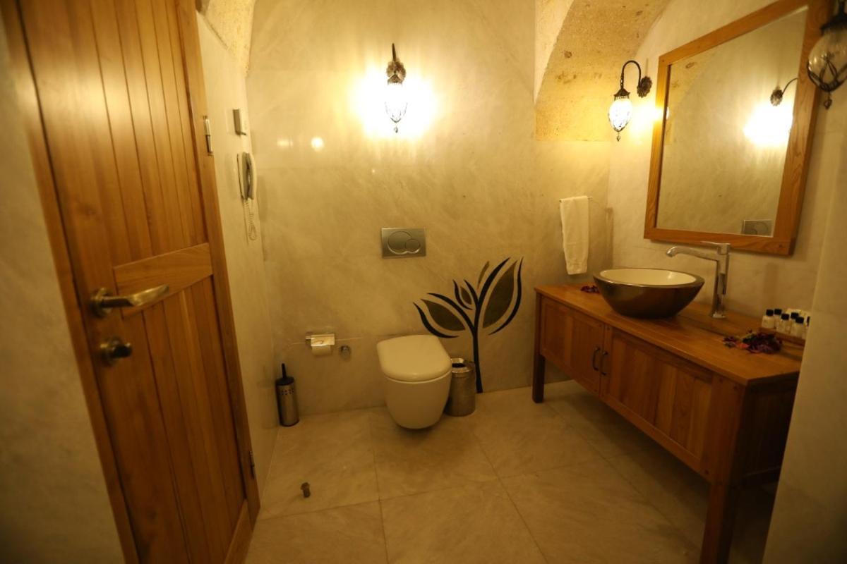 Deluxe King Room photo 2